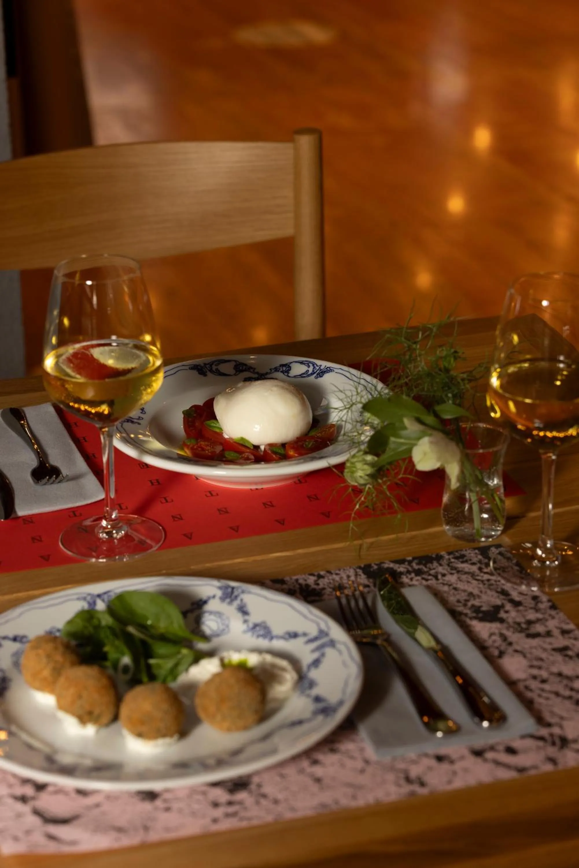 Restaurant/places to eat in Perianth Hotel, a Member of Design Hotels