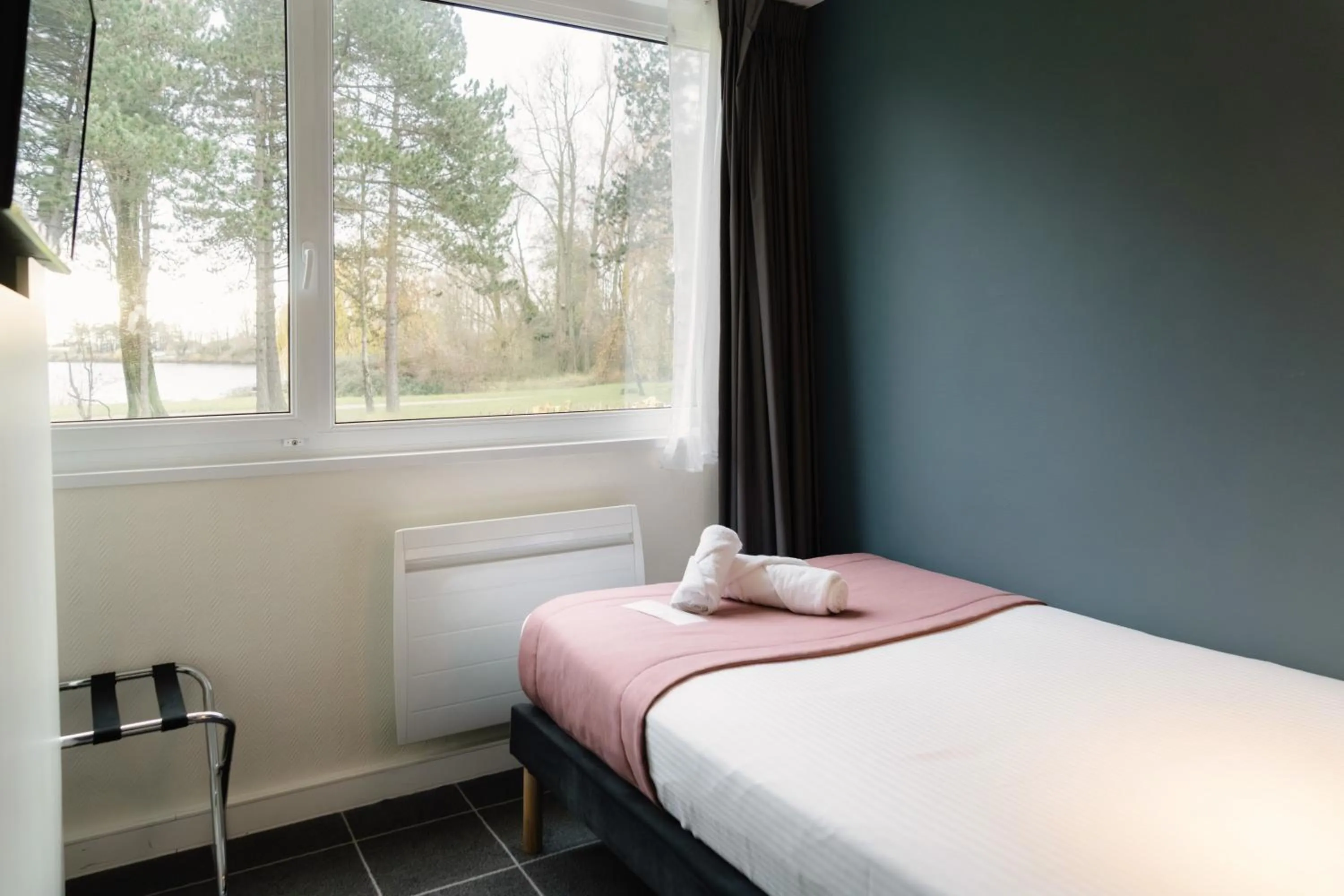 Bed in Best Western Hotel du Lac Dunkerque- Restaurant ouvert 7/7 midi et soir