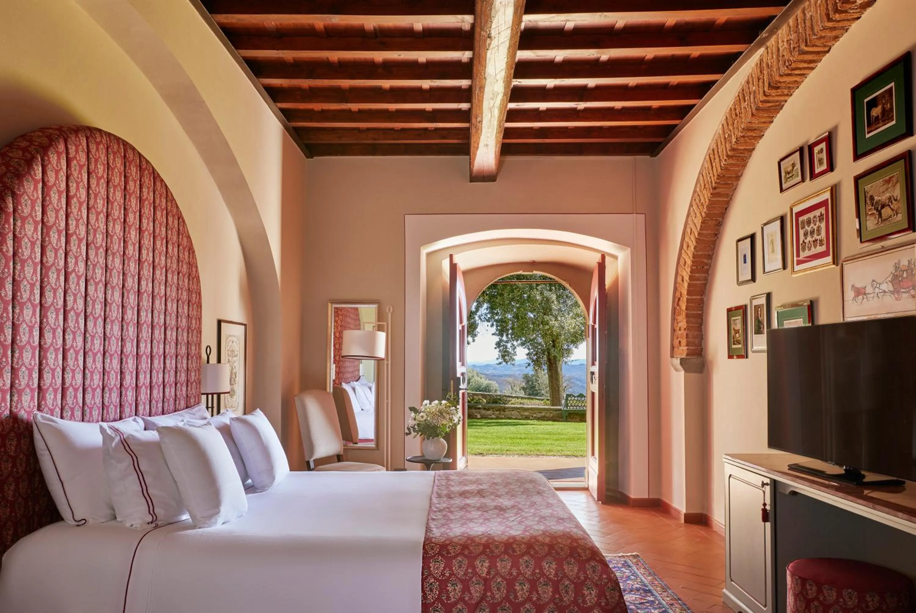 Bed in Tenuta di Artimino member of Meliá Collection Wine Resort