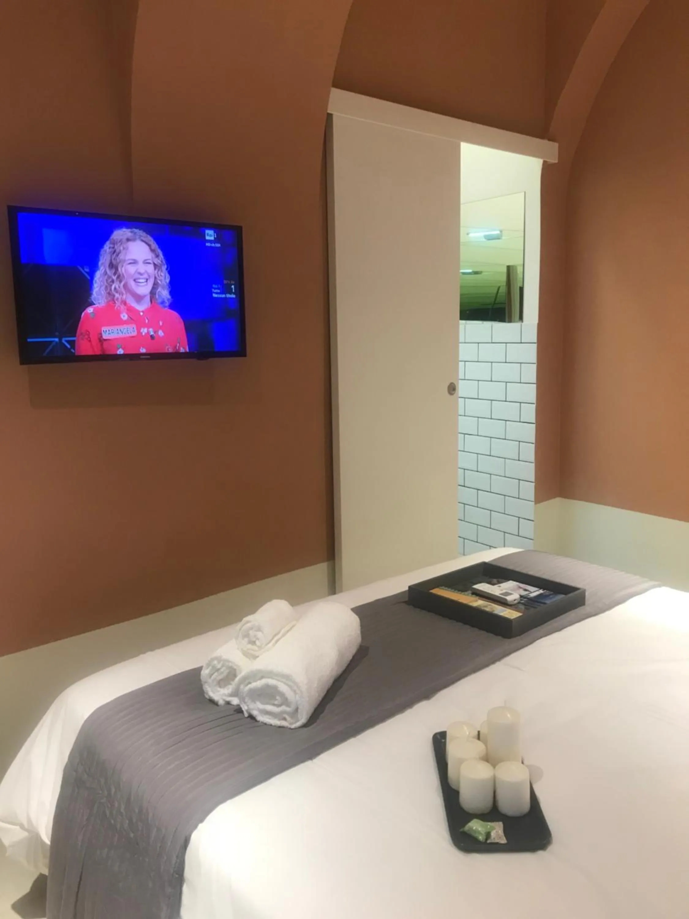 Bed in TreSette Toledo