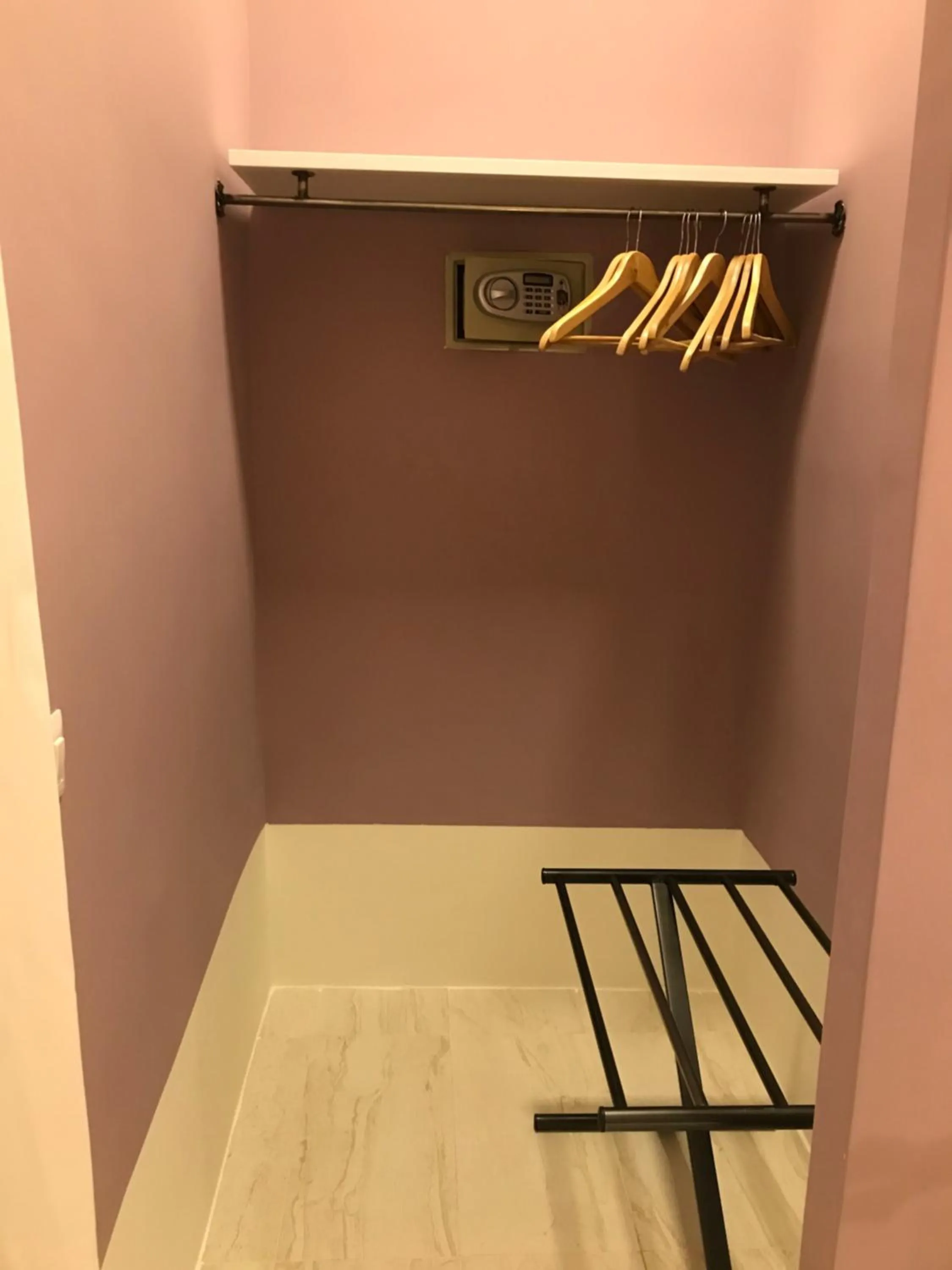 safe in TreSette Toledo