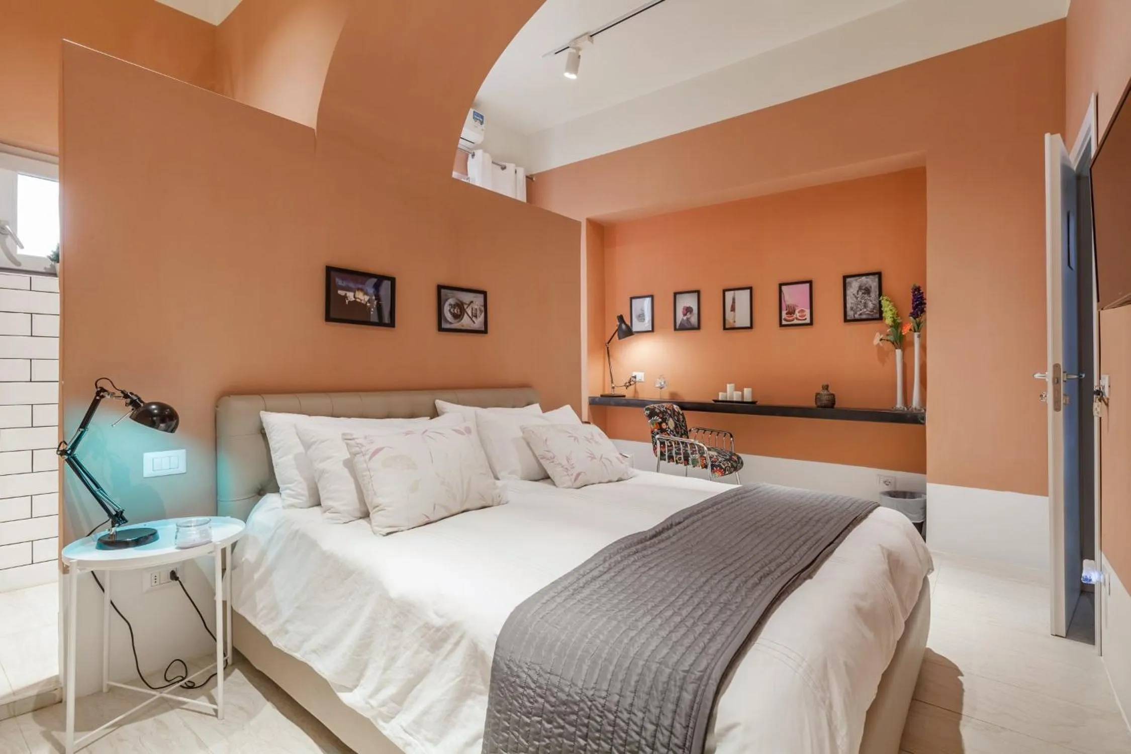 Bed in TreSette Toledo