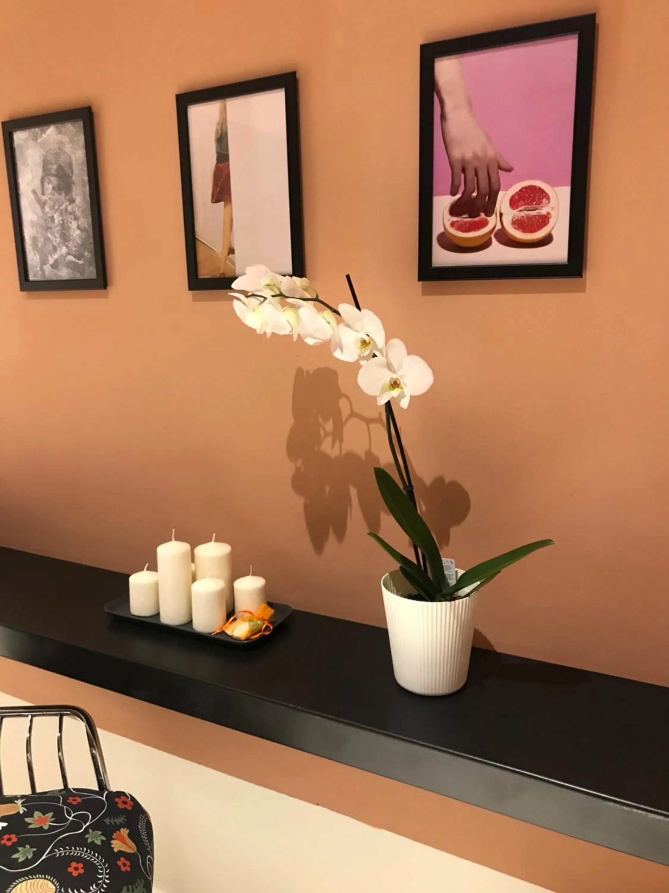 Photo of the whole room in TreSette Toledo