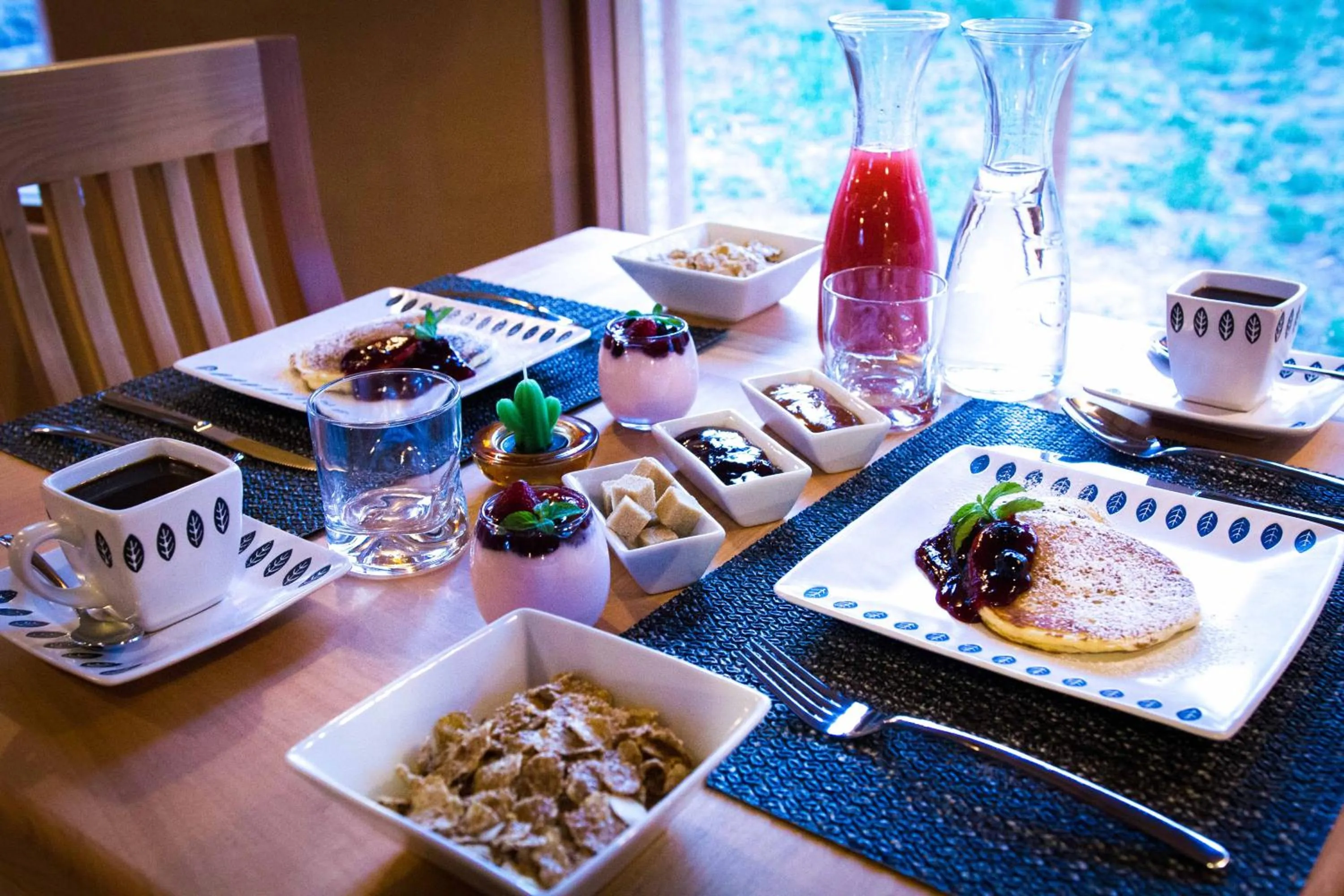 Food and drinks in Naturalis Hotel