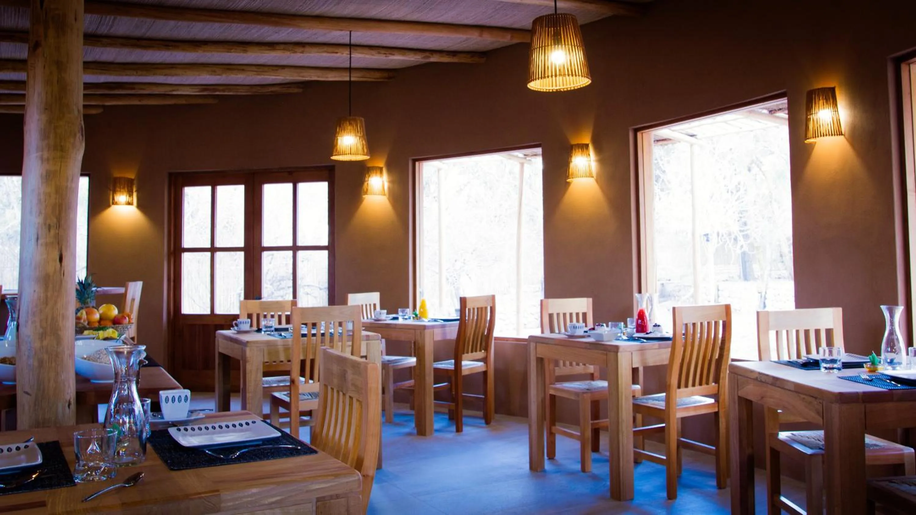 Restaurant/places to eat in Naturalis Hotel