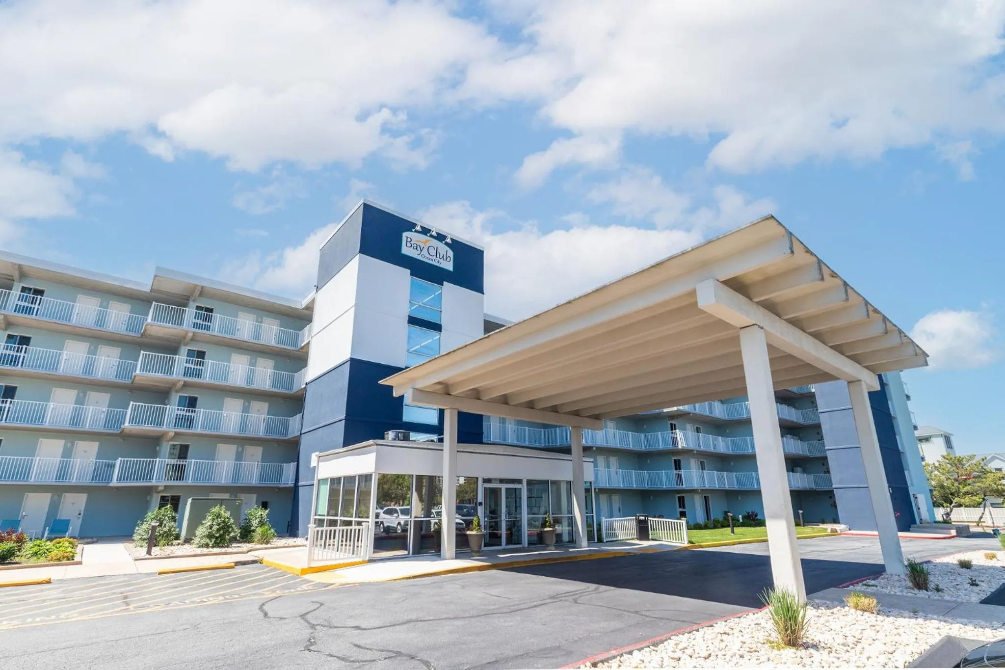 Two-Bedroom Deluxe Apartment with Balcony in Bay Club Resort