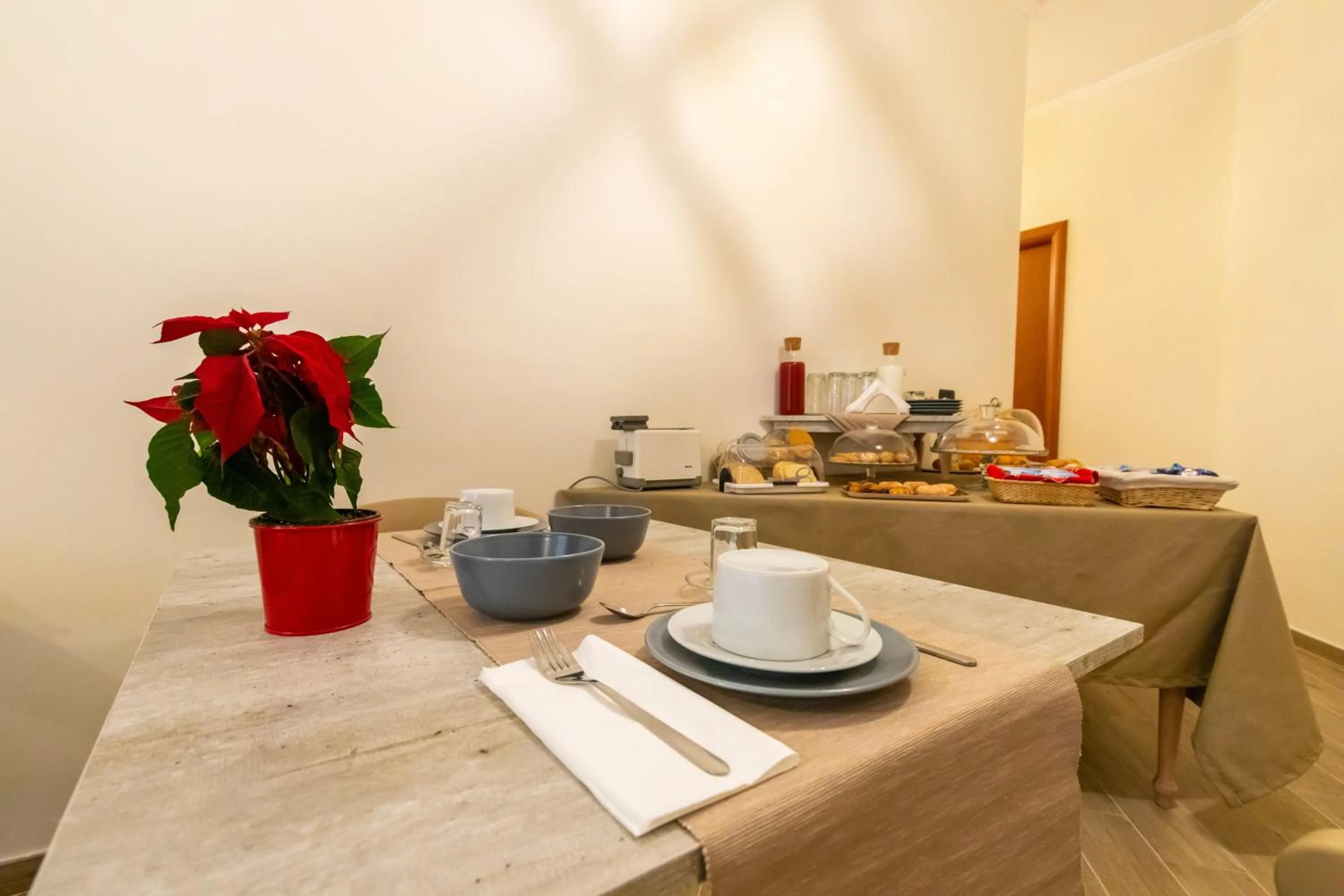 Buffet breakfast in Napoli d'Amare B&B