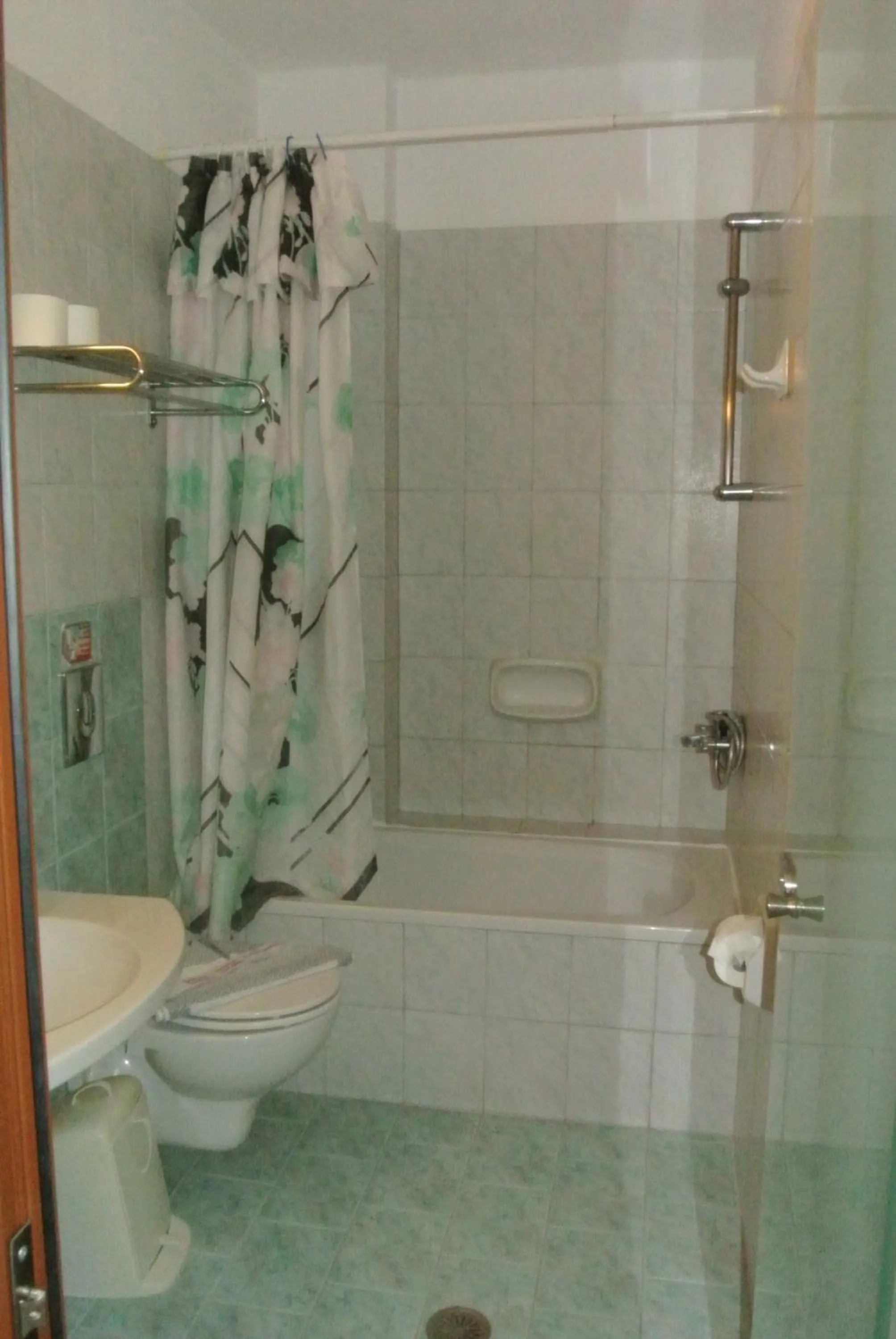 Bathroom in Kokalakis Hotel