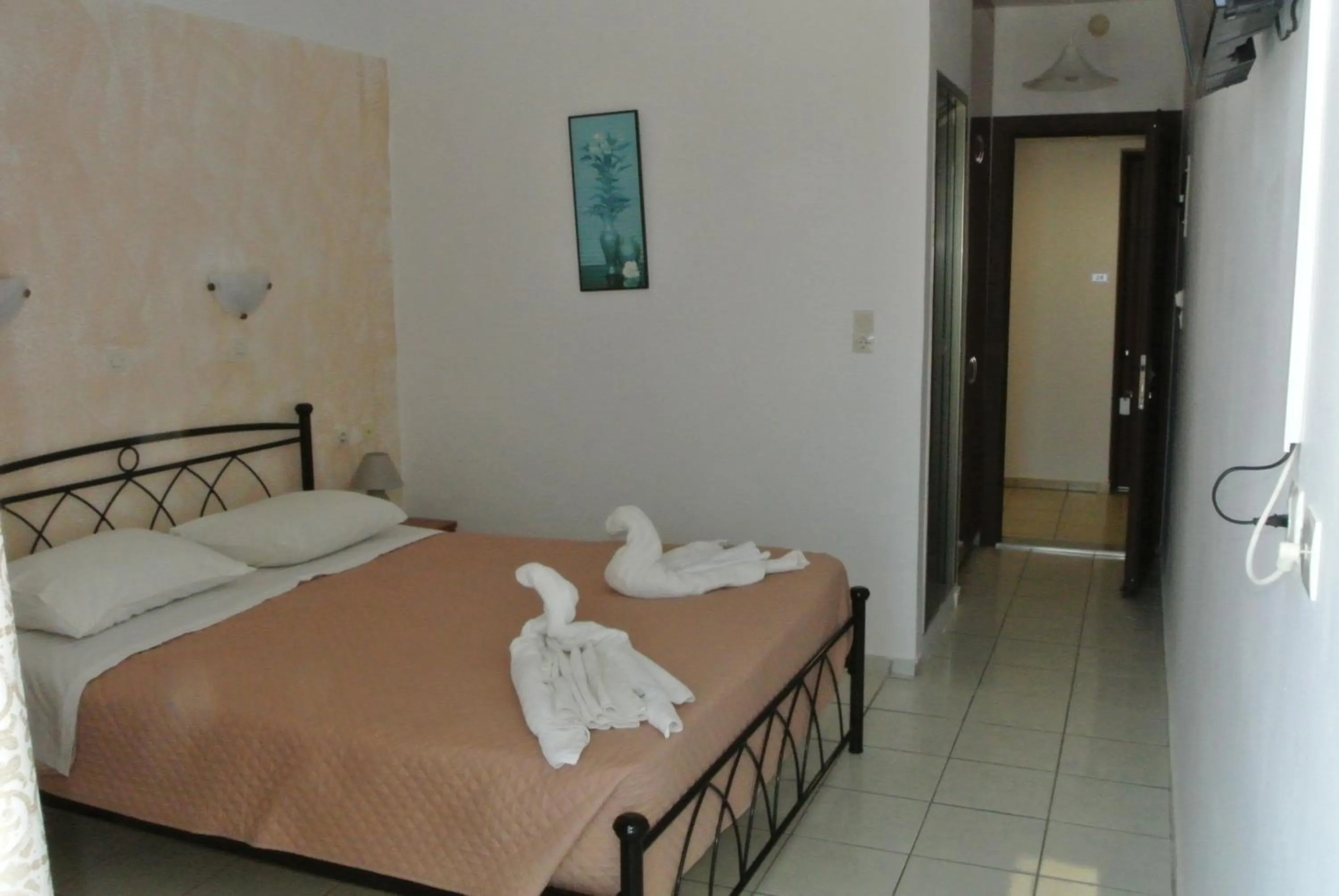 Photo of the whole room, Bed in Kokalakis Hotel
