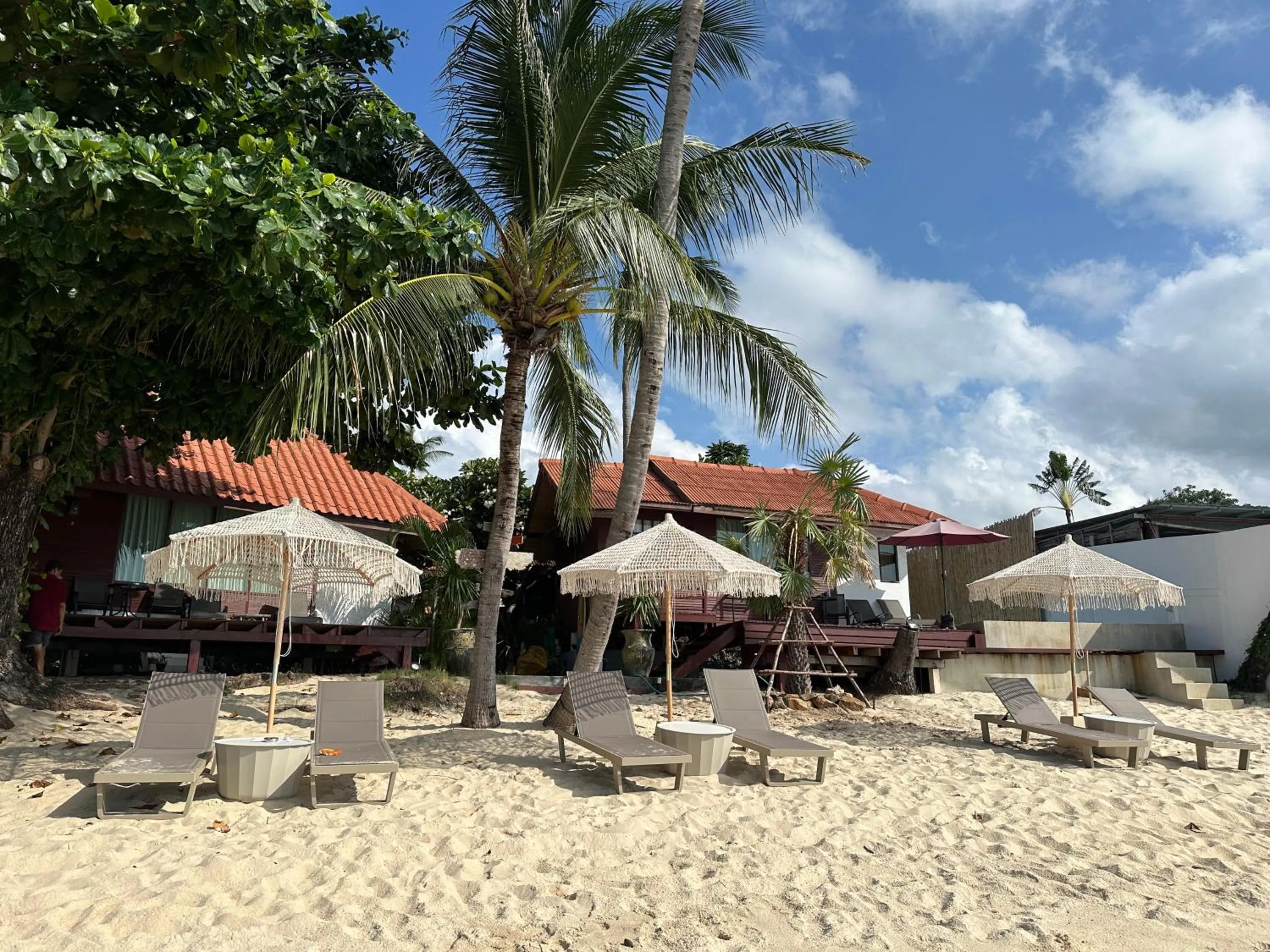 Bangrak Pier Bungalow