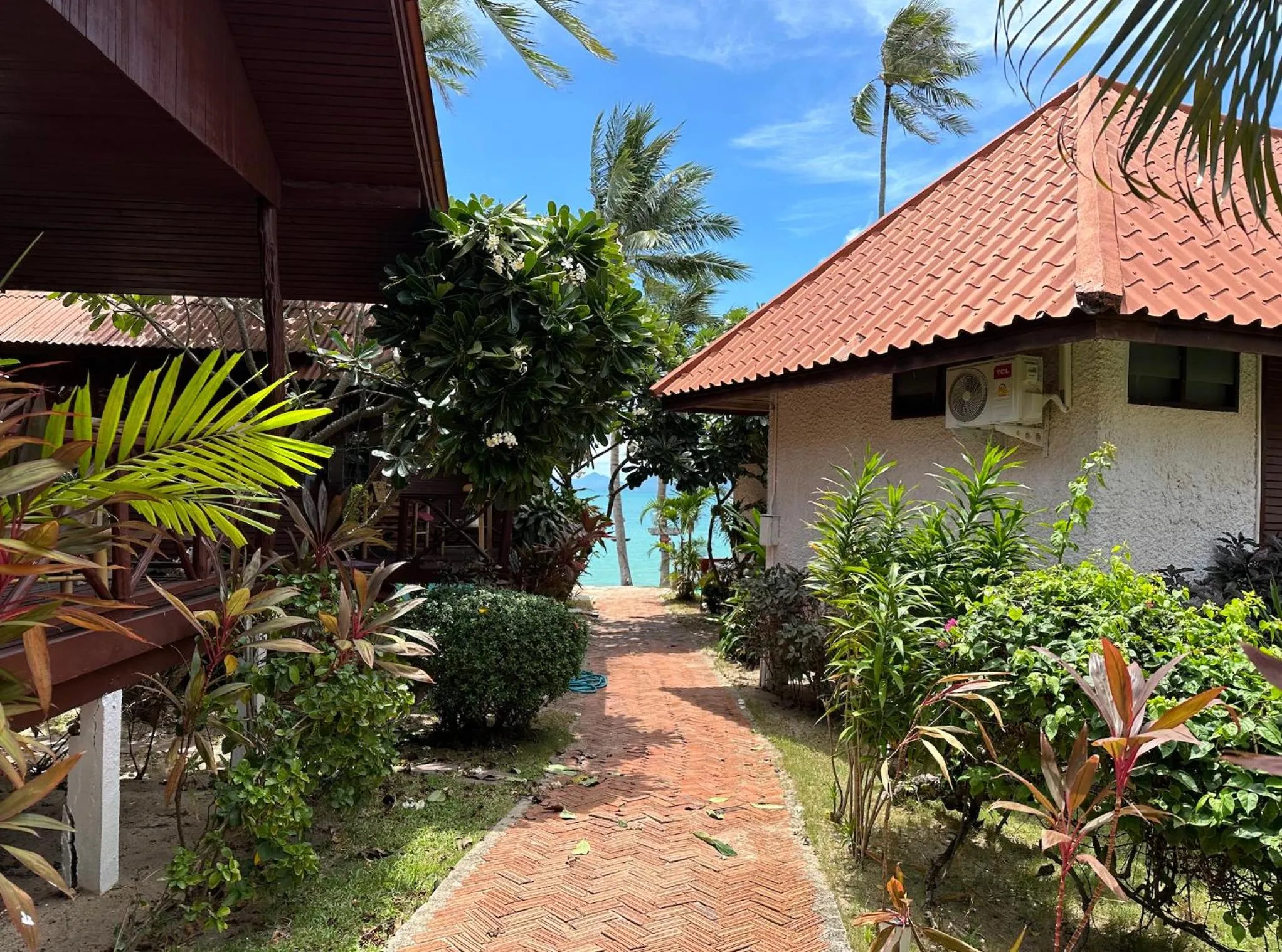 Bangrak Pier Bungalow