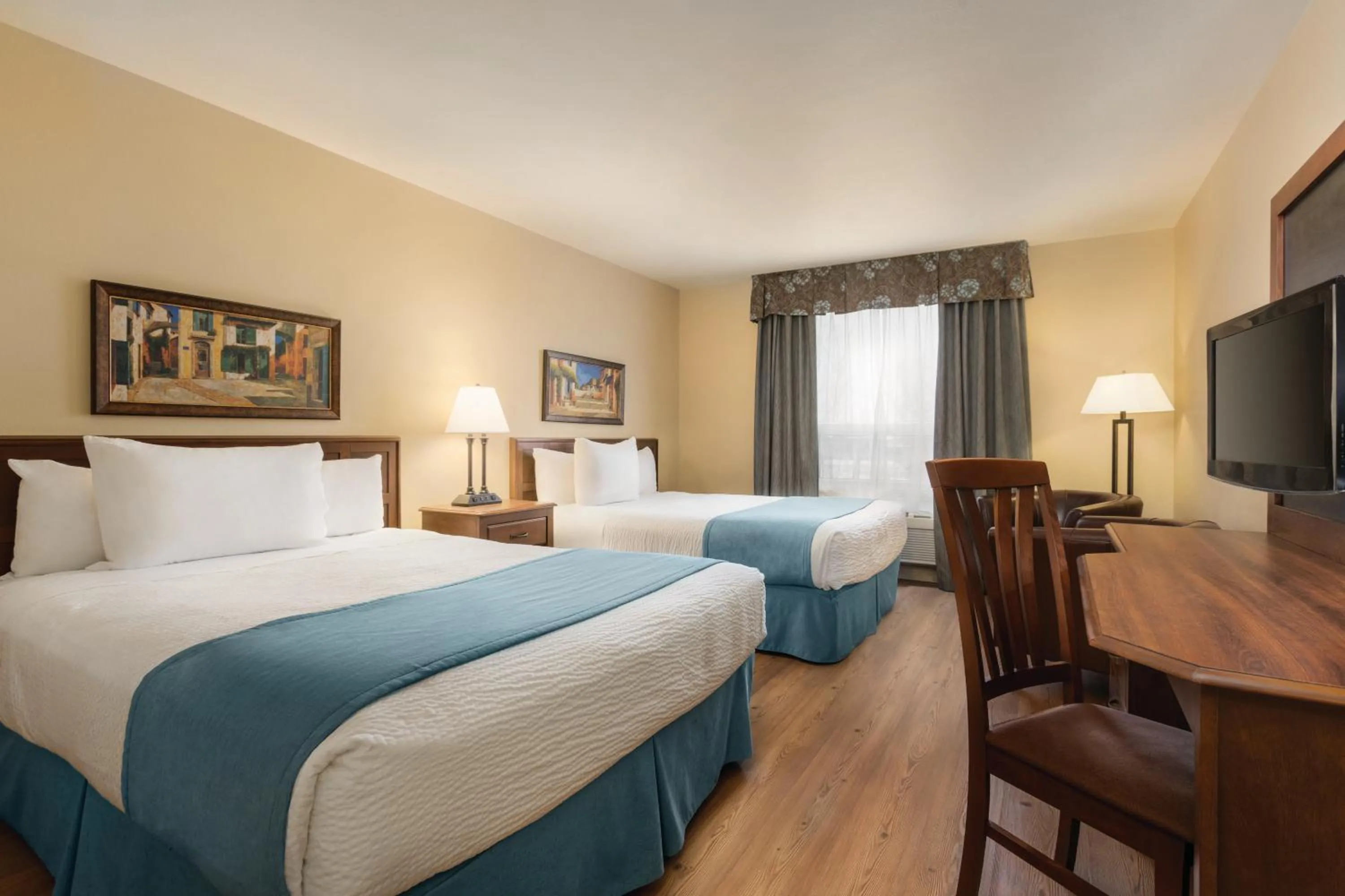 Photo of the whole room, Bed in Days Inn by Wyndham Levis