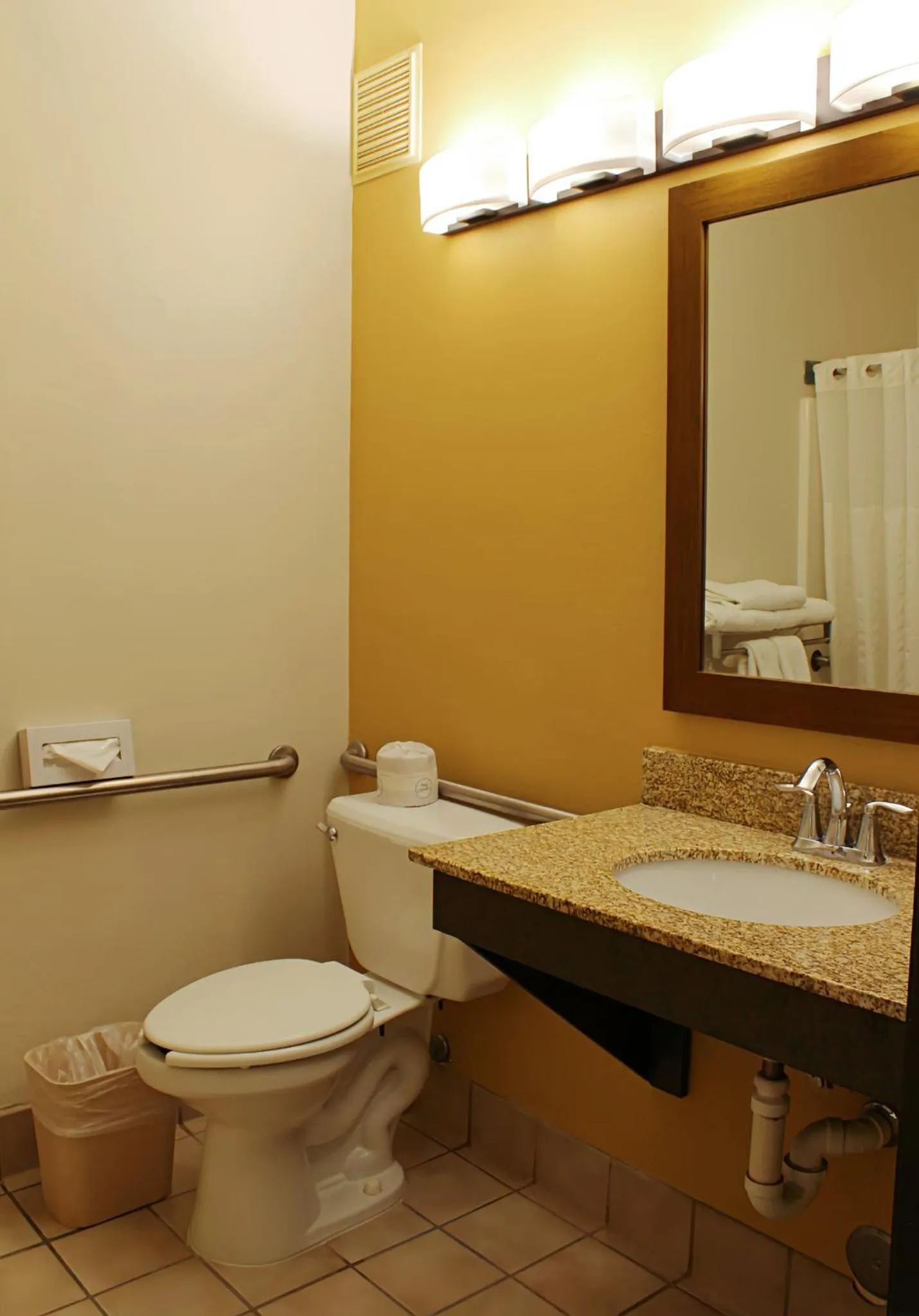 Photo of the whole room in Hotel El Paso