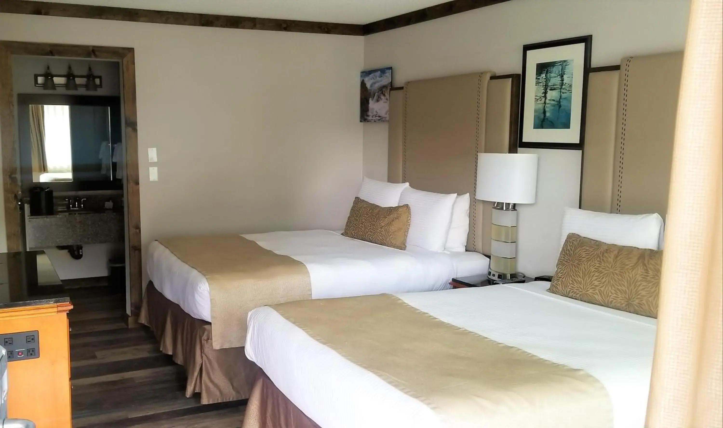 Budget Double Room in The Dalles Inn Budget Double Room in The Dalles Inn