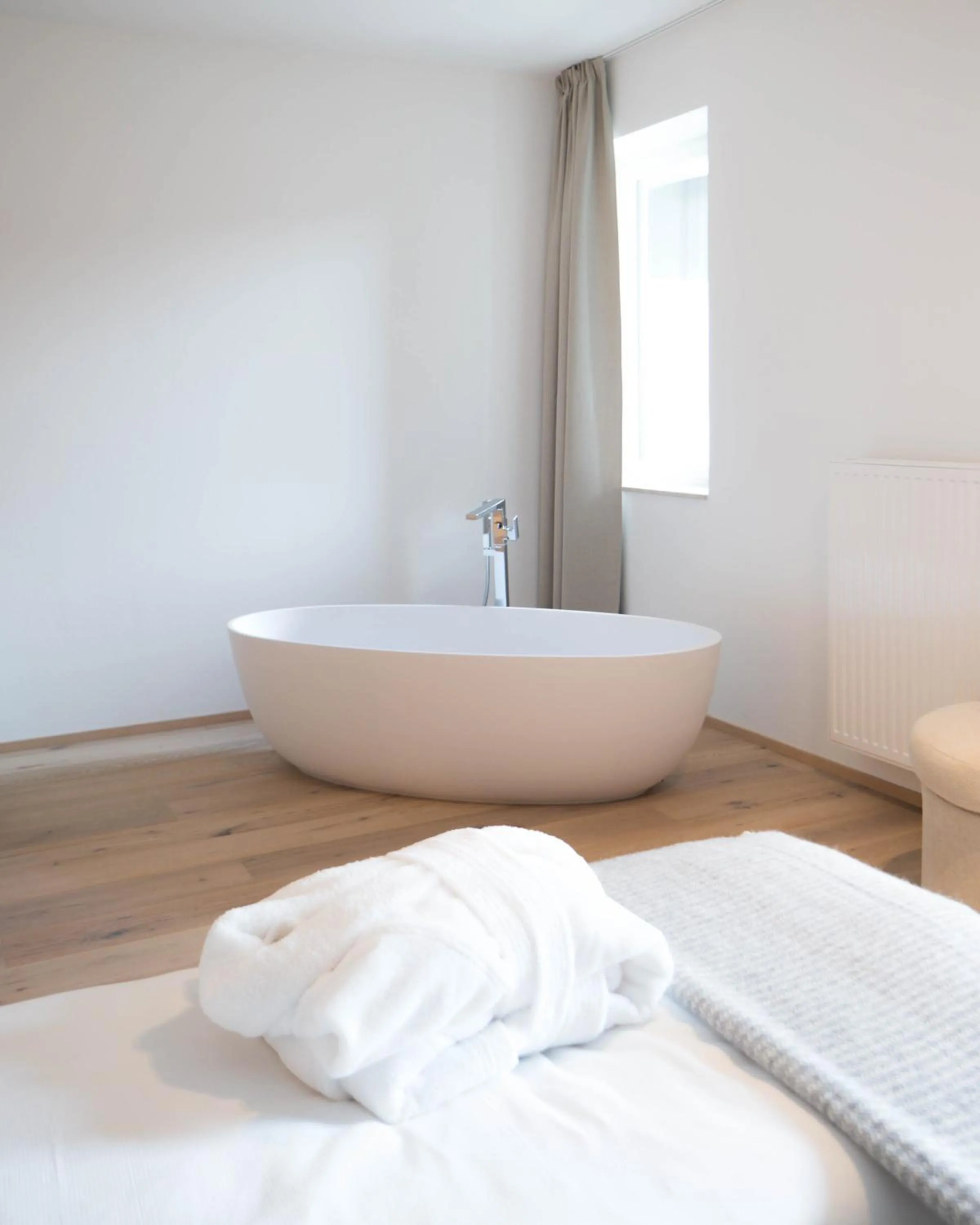 Bath, Bed in Anett hotel