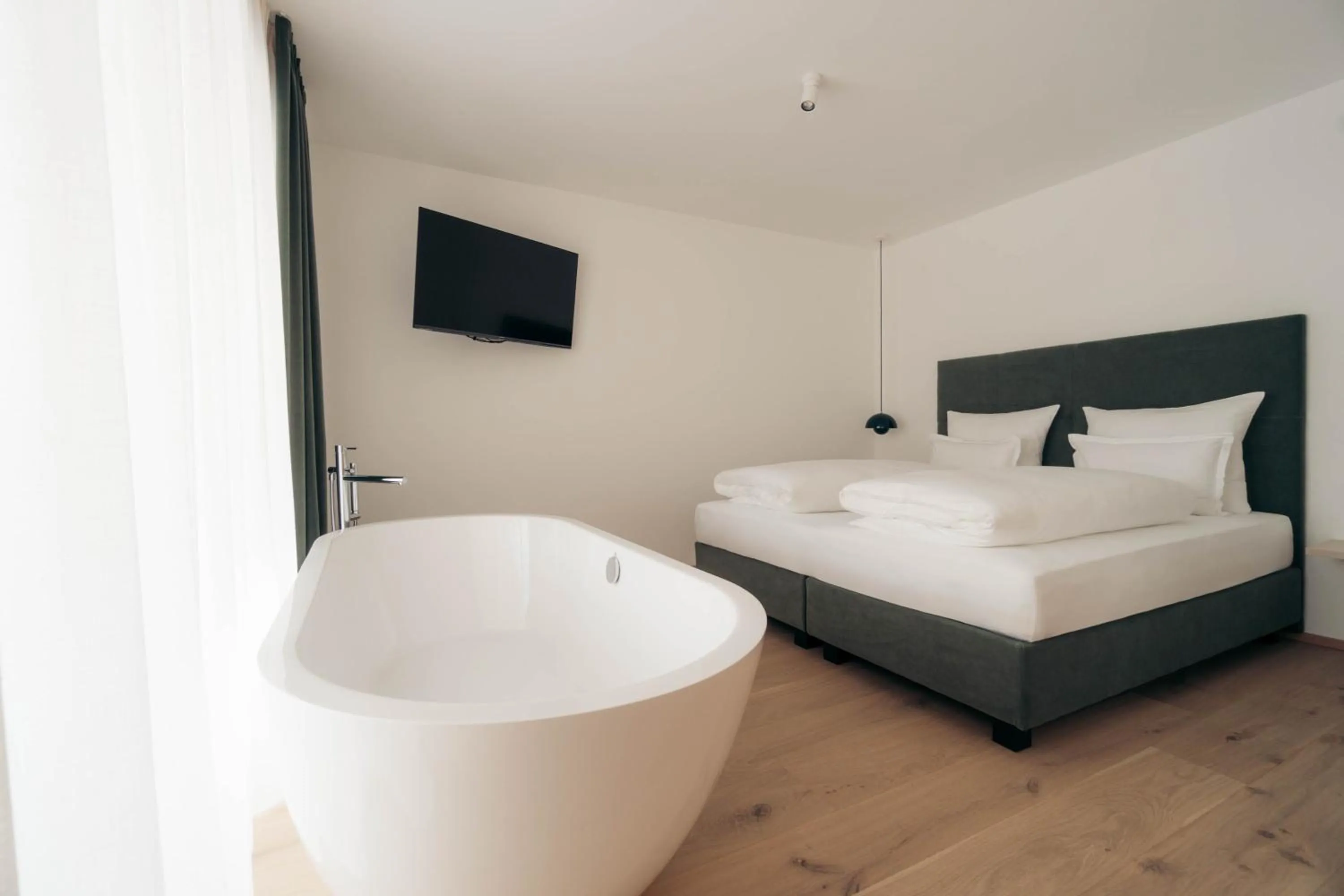 Photo of the whole room, Bed in Anett hotel