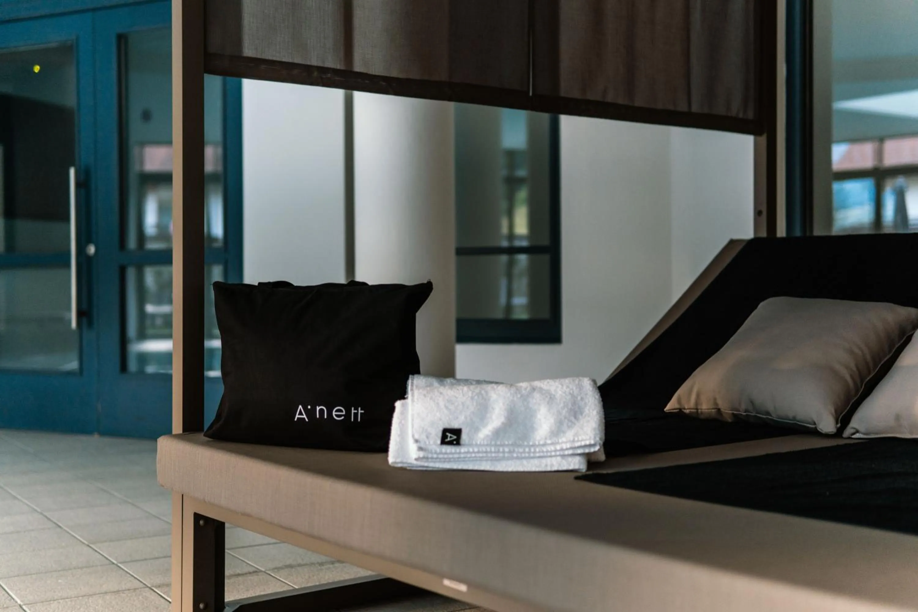 Swimming pool, Bed in Anett hotel