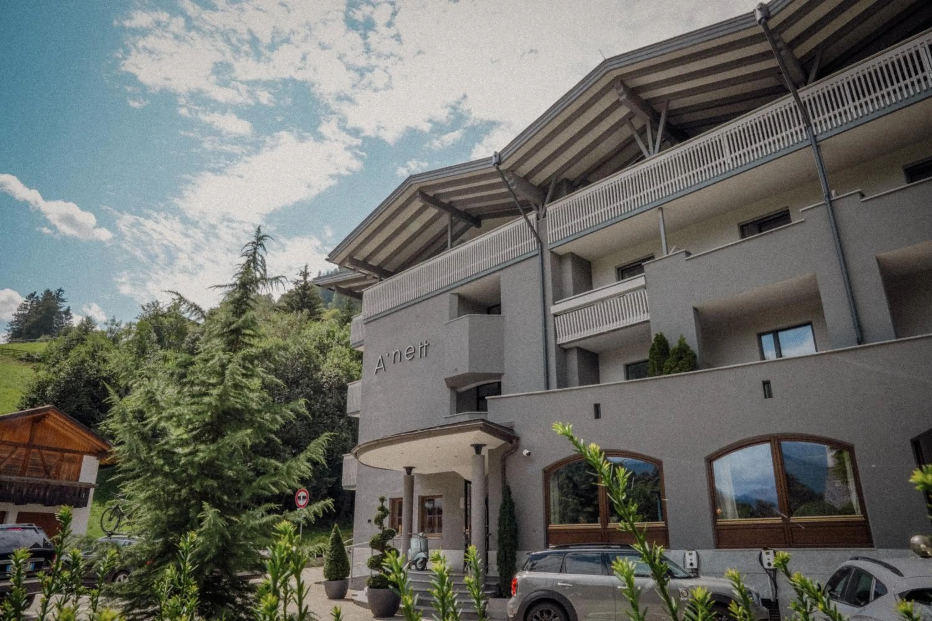 Property building in Anett hotel