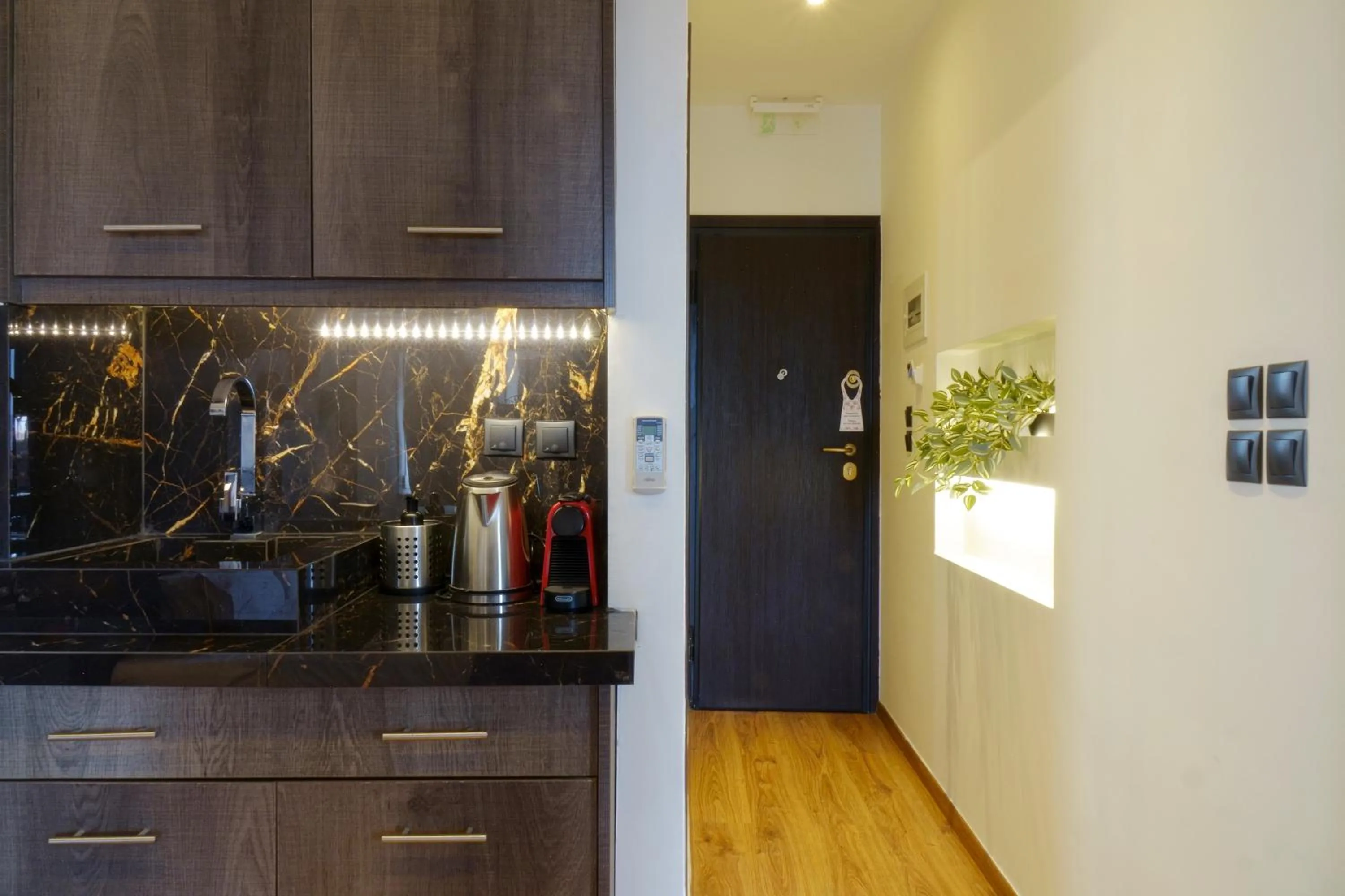 Coffee/tea facilities in The Athens Version Luxury Suites