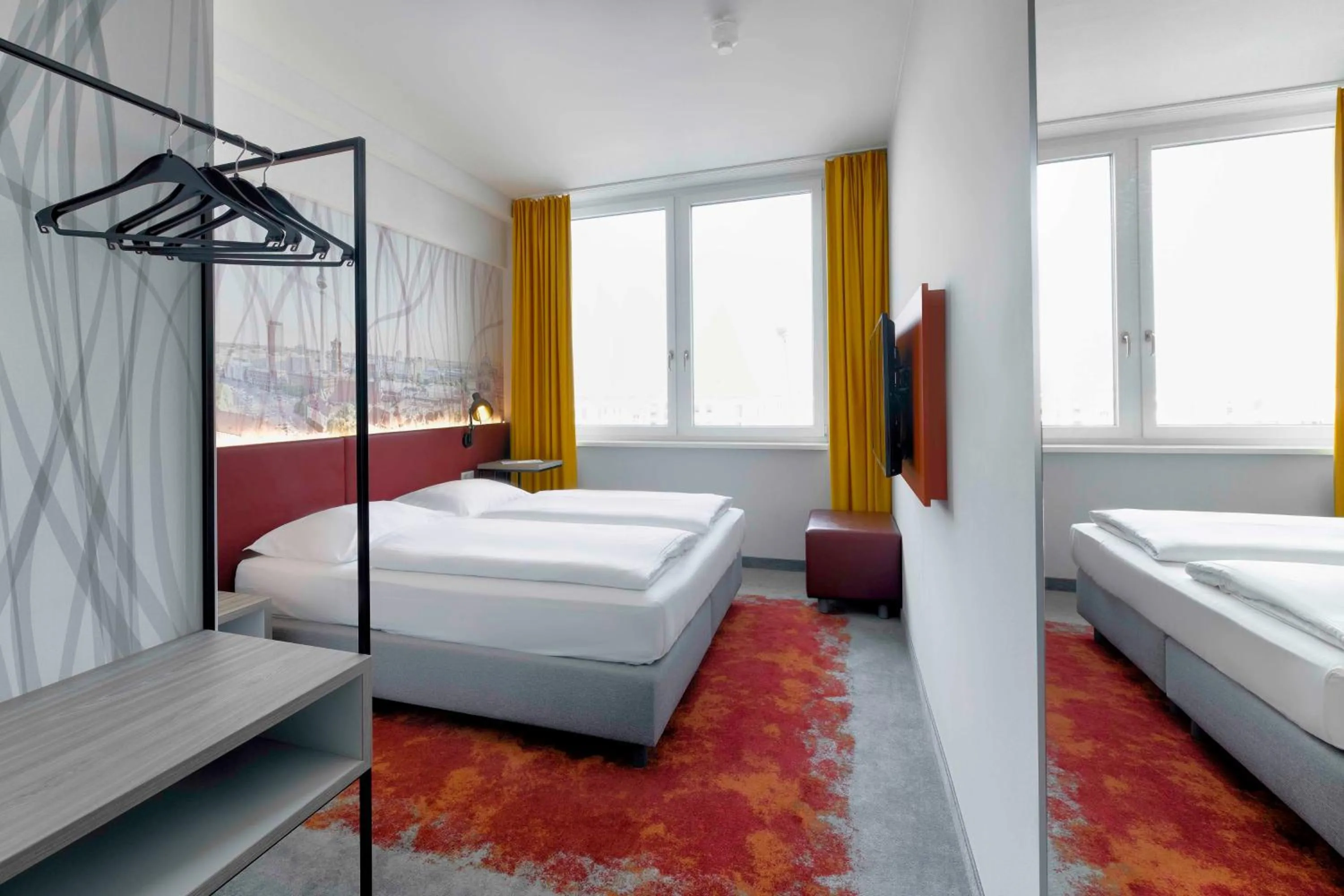 TV and multimedia, Bed in 7 Days Premium Hotel Berlin-Schönefeld