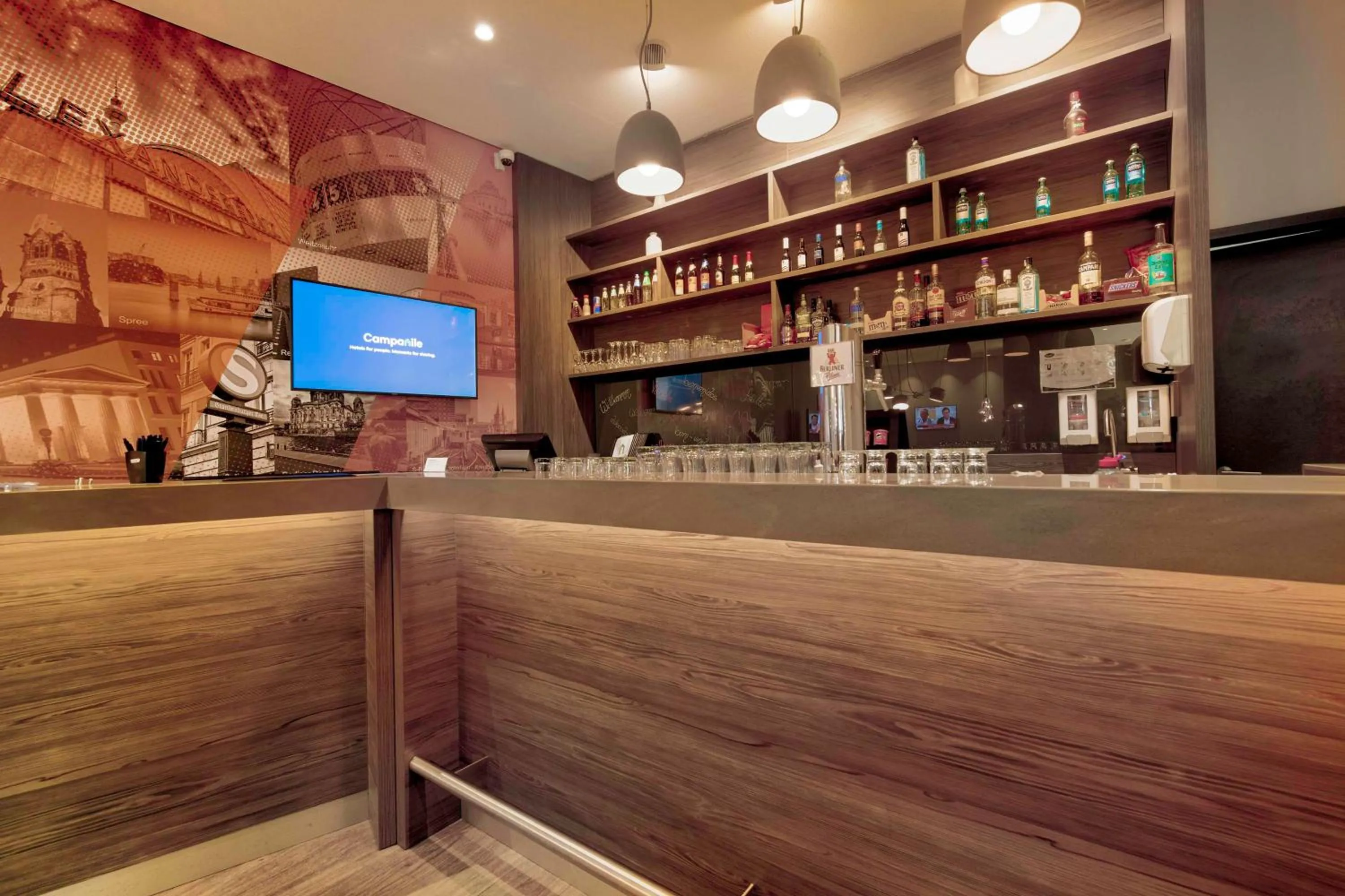 Lobby or reception in 7 Days Premium Hotel Berlin-Schönefeld