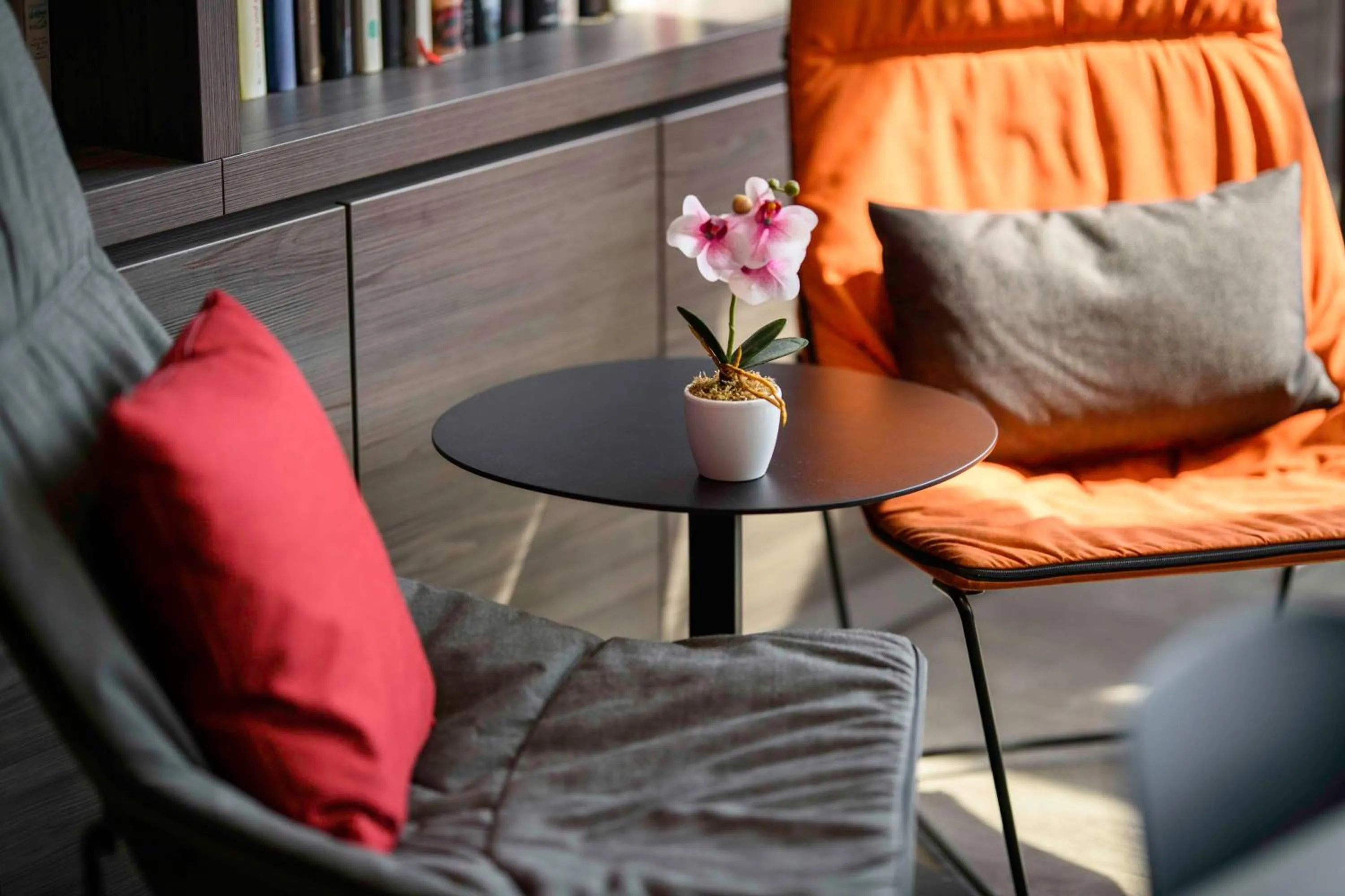 Lobby or reception, Seating Area in 7 Days Premium Hotel Berlin-Schönefeld