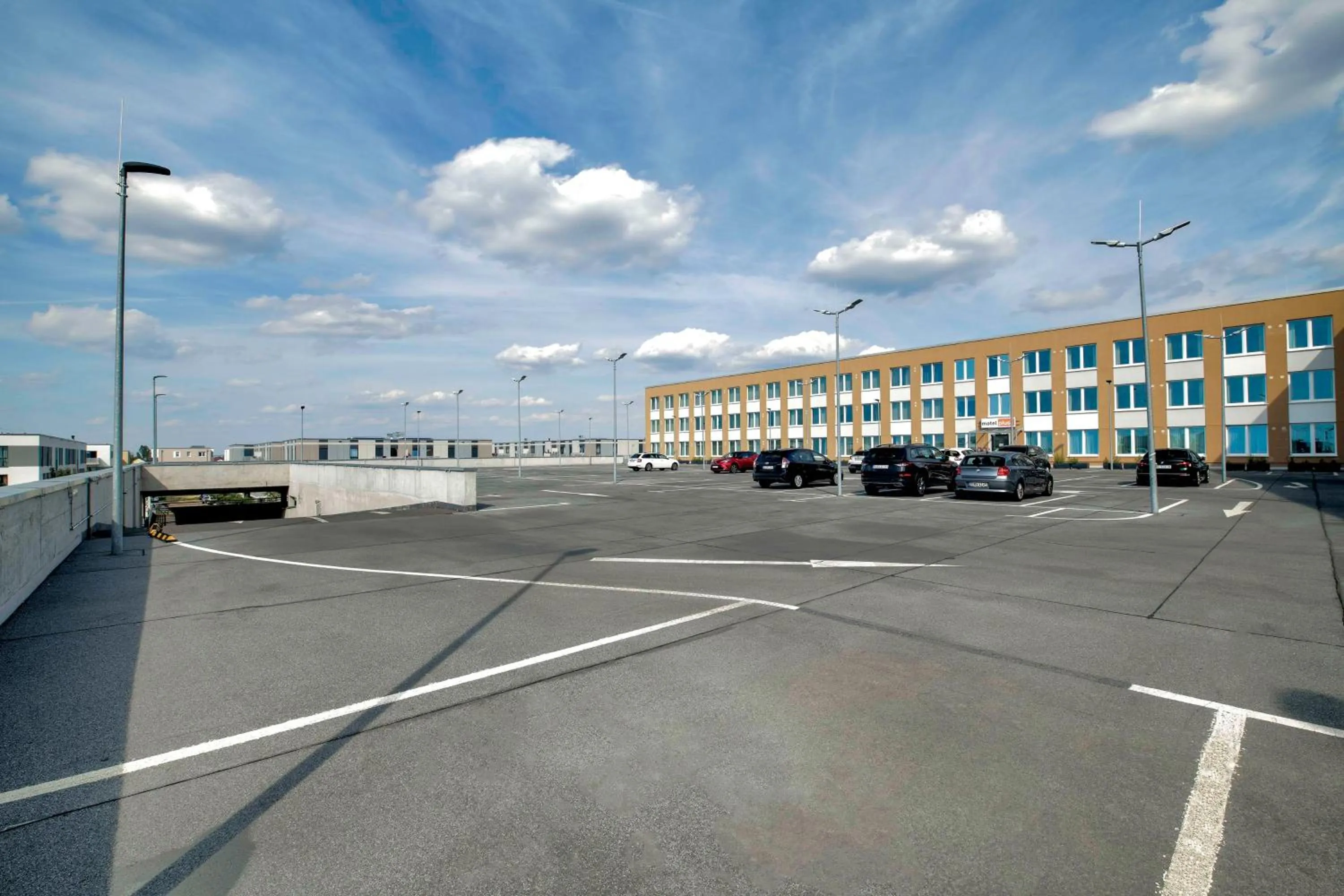 Property building in 7 Days Premium Hotel Berlin-Schönefeld