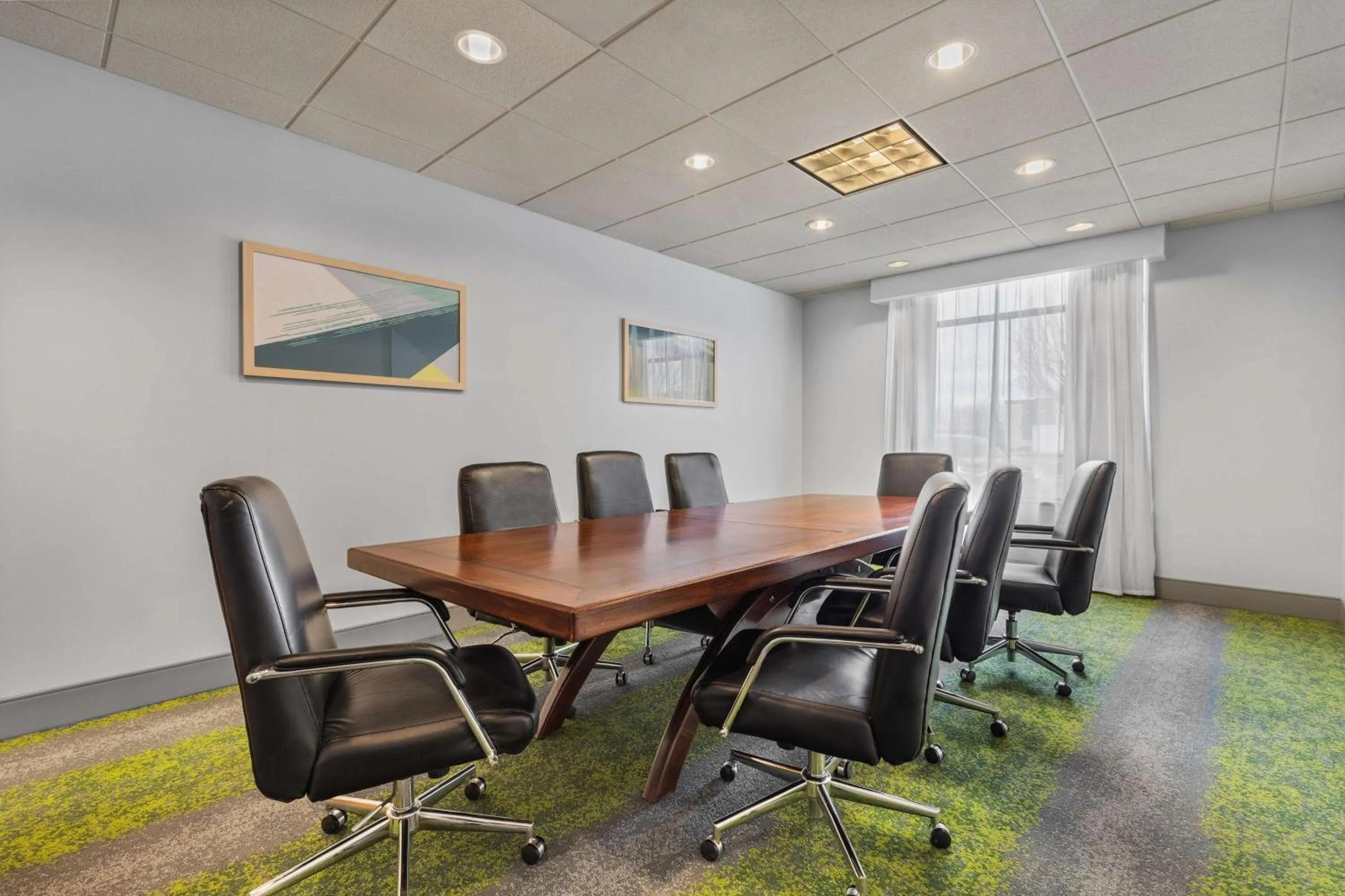 Meeting/conference room in Spark By Hilton Winchester