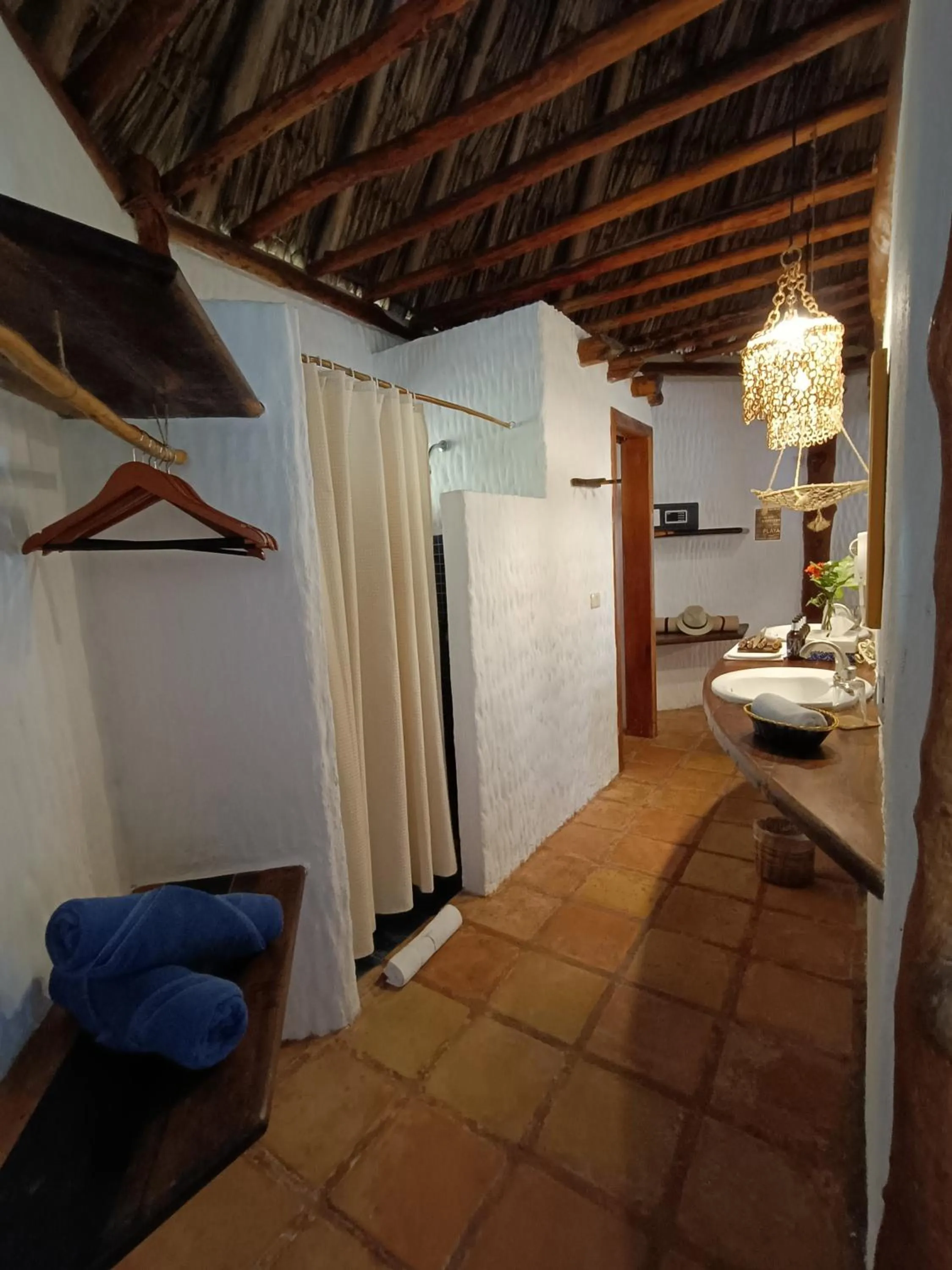 wardrobe in Holbox by Xaloc