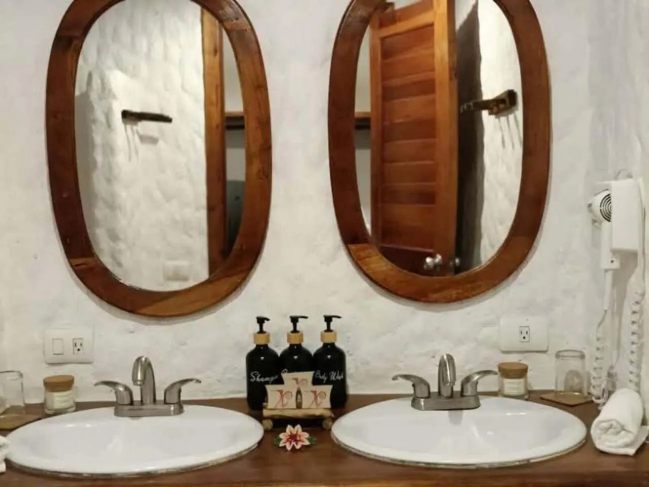 Bathroom in Holbox by Xaloc