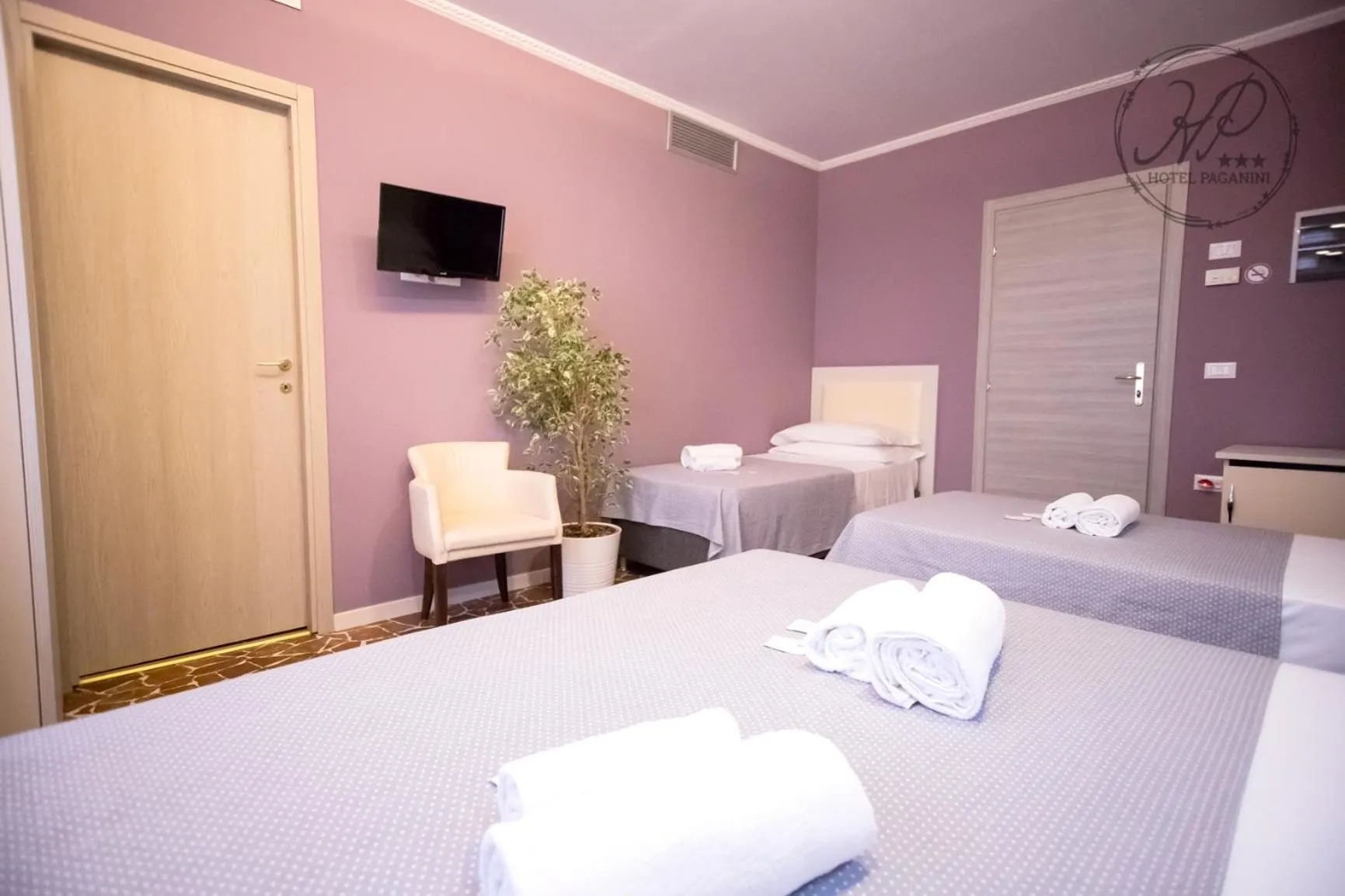 Property logo or sign, Bed in Hotel Paganini