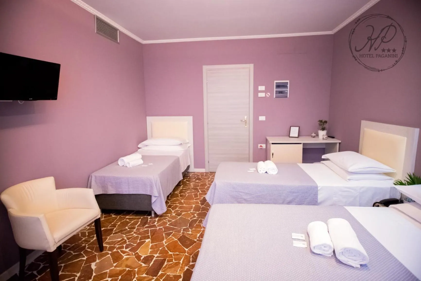 Property logo or sign, Bed in Hotel Paganini