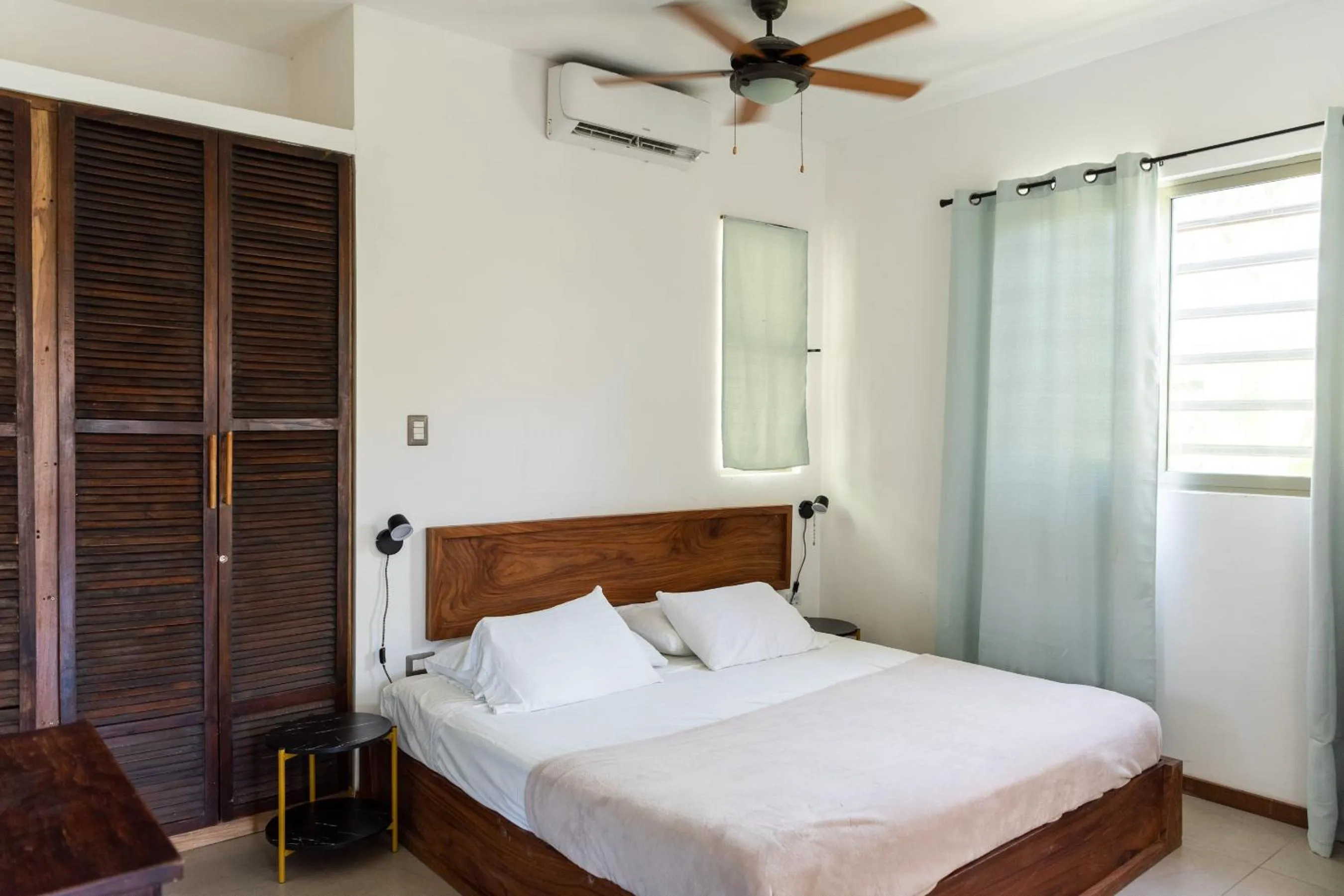 Bed in Nautilus Surf & Yoga Villas Santa Teresa