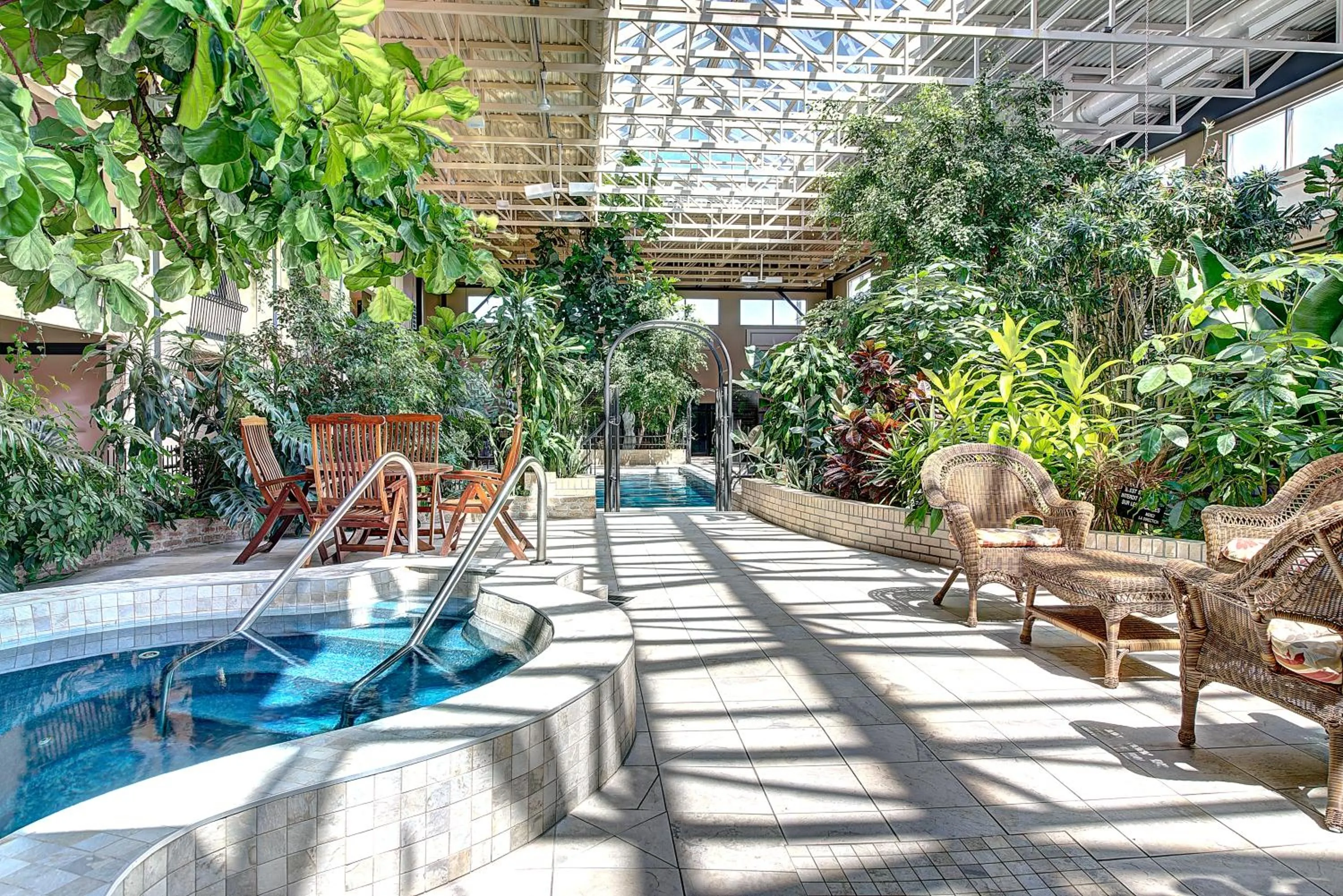 Hot Tub in Hotel L'Oiseliere Montmagny