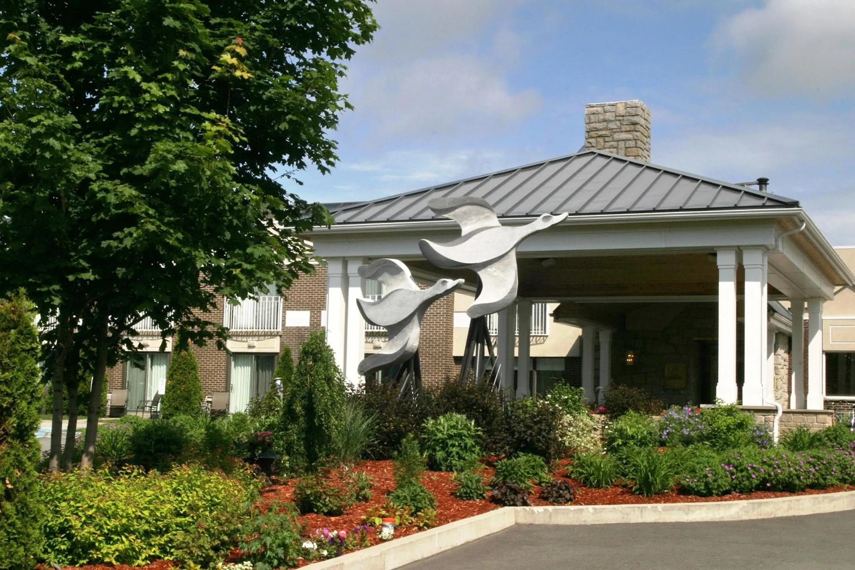 Facade/entrance in Hotel L'Oiseliere Montmagny