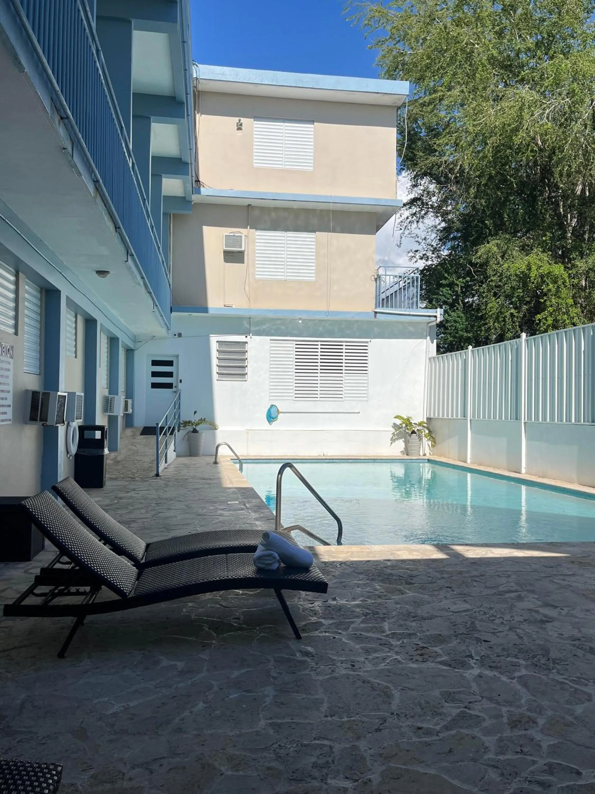 Swimming pool in Parador Boquemar