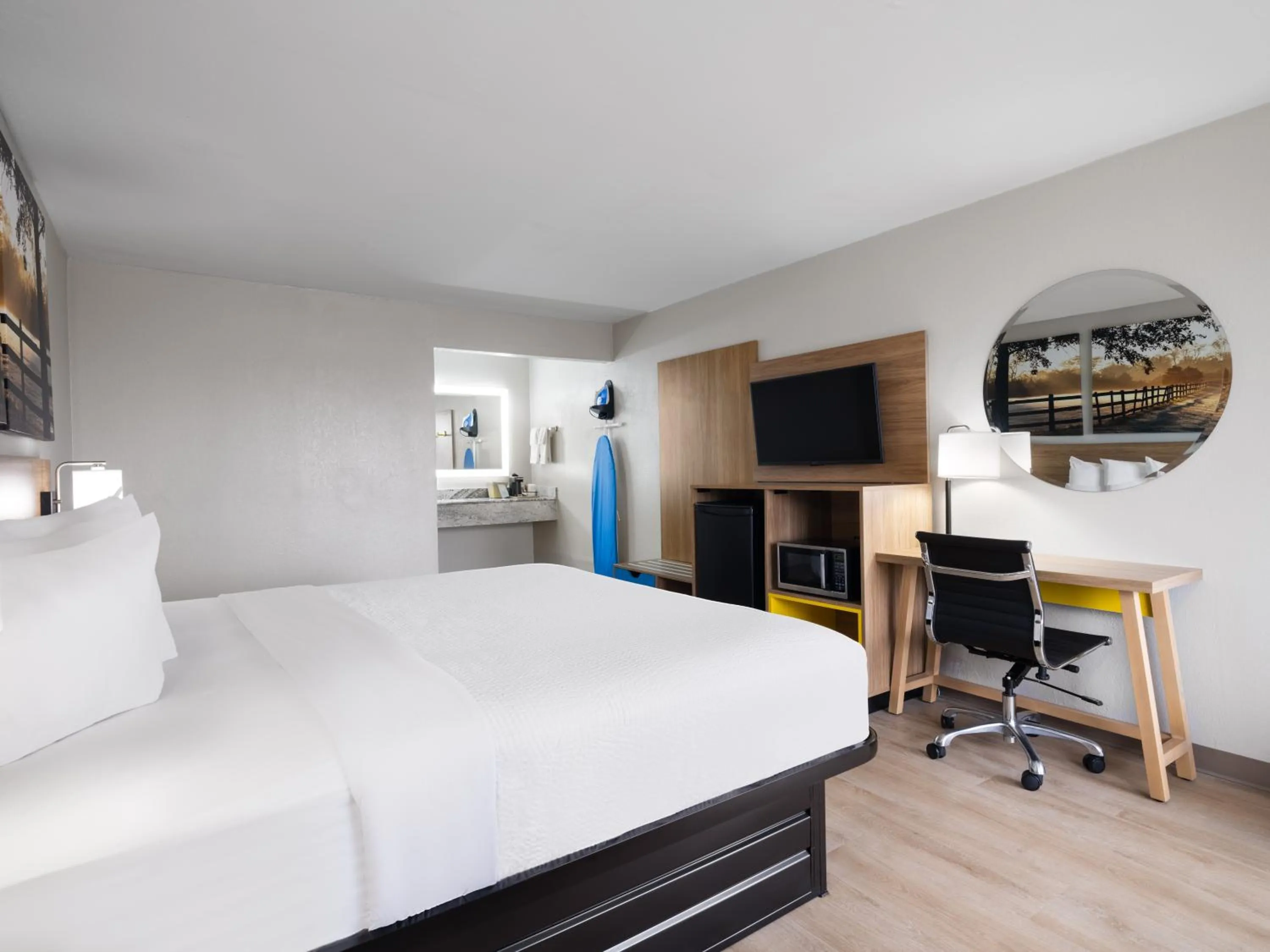 Bed in Days-Inn by Wyndham Montgomery I-85