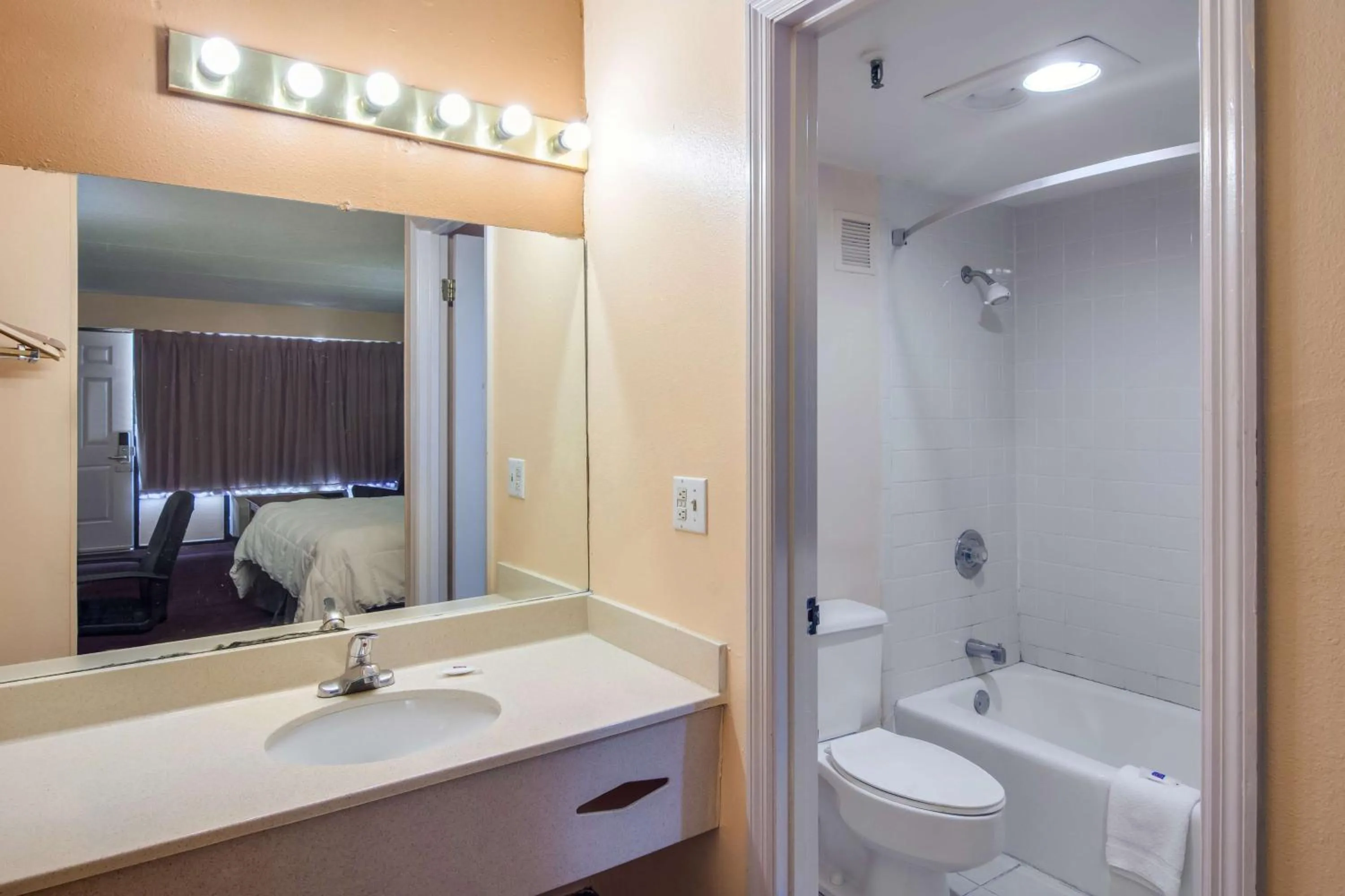 Shower in Motel 6-Macon, GA