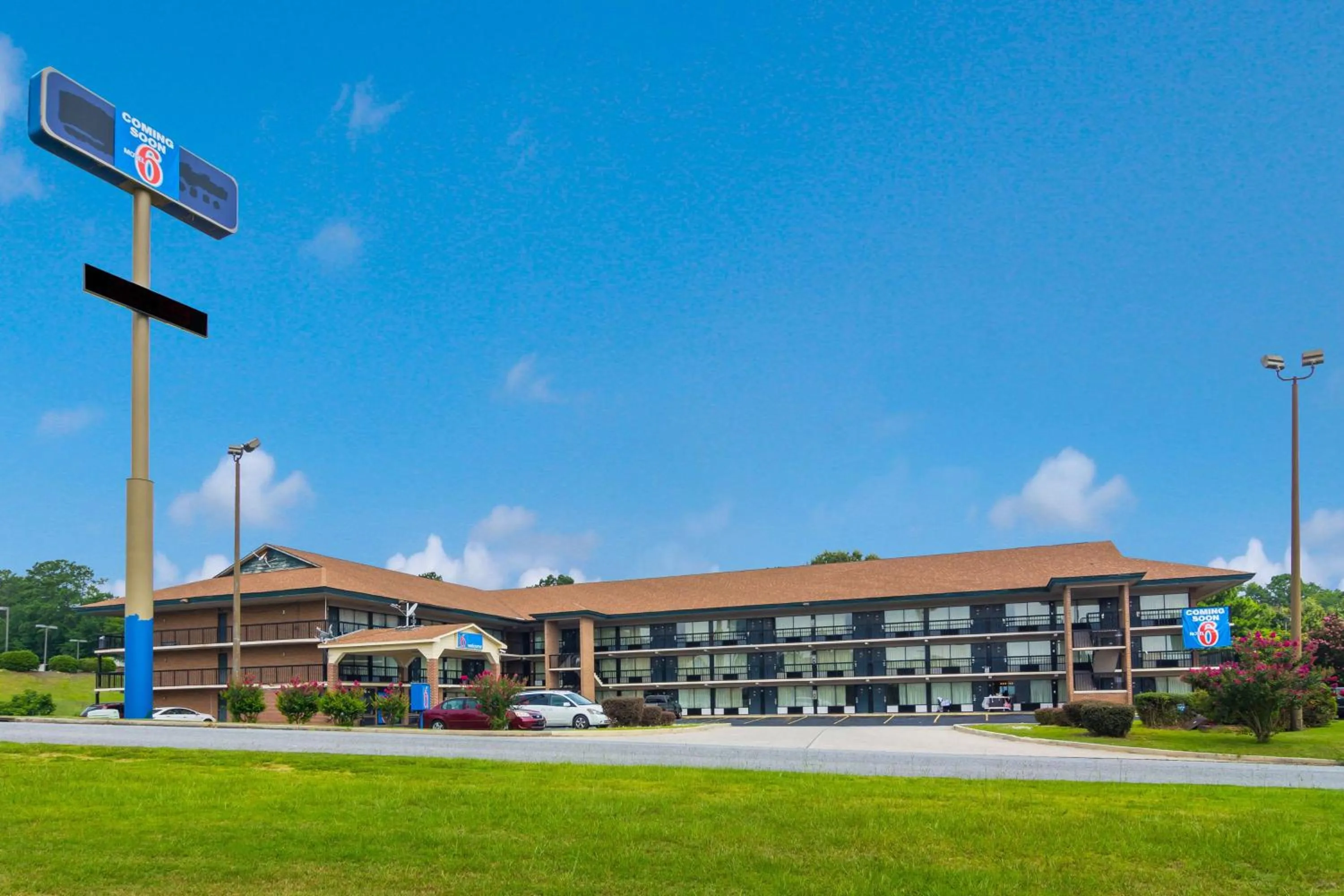 Property building in Motel 6-Macon, GA
