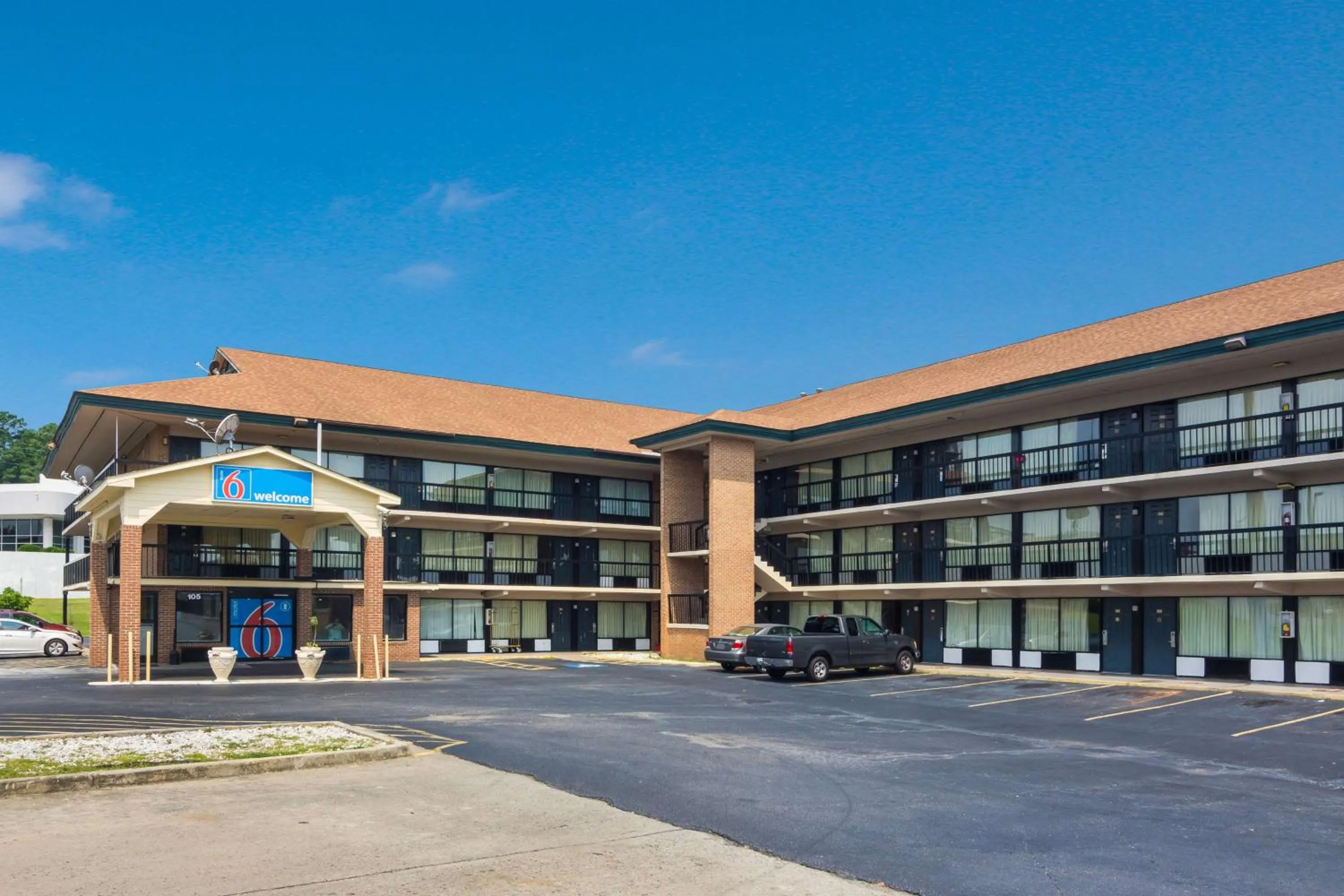 Property building in Motel 6-Macon, GA