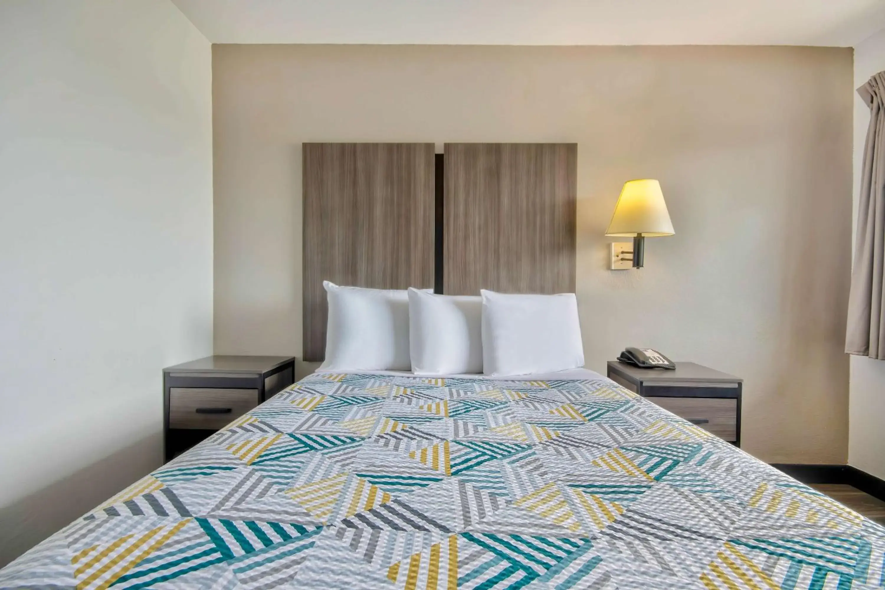 Standard Queen Room - Non-Smoking in Motel 6 Jonesboro Standard Queen Room - Non-Smoking in Motel 6 Jonesboro