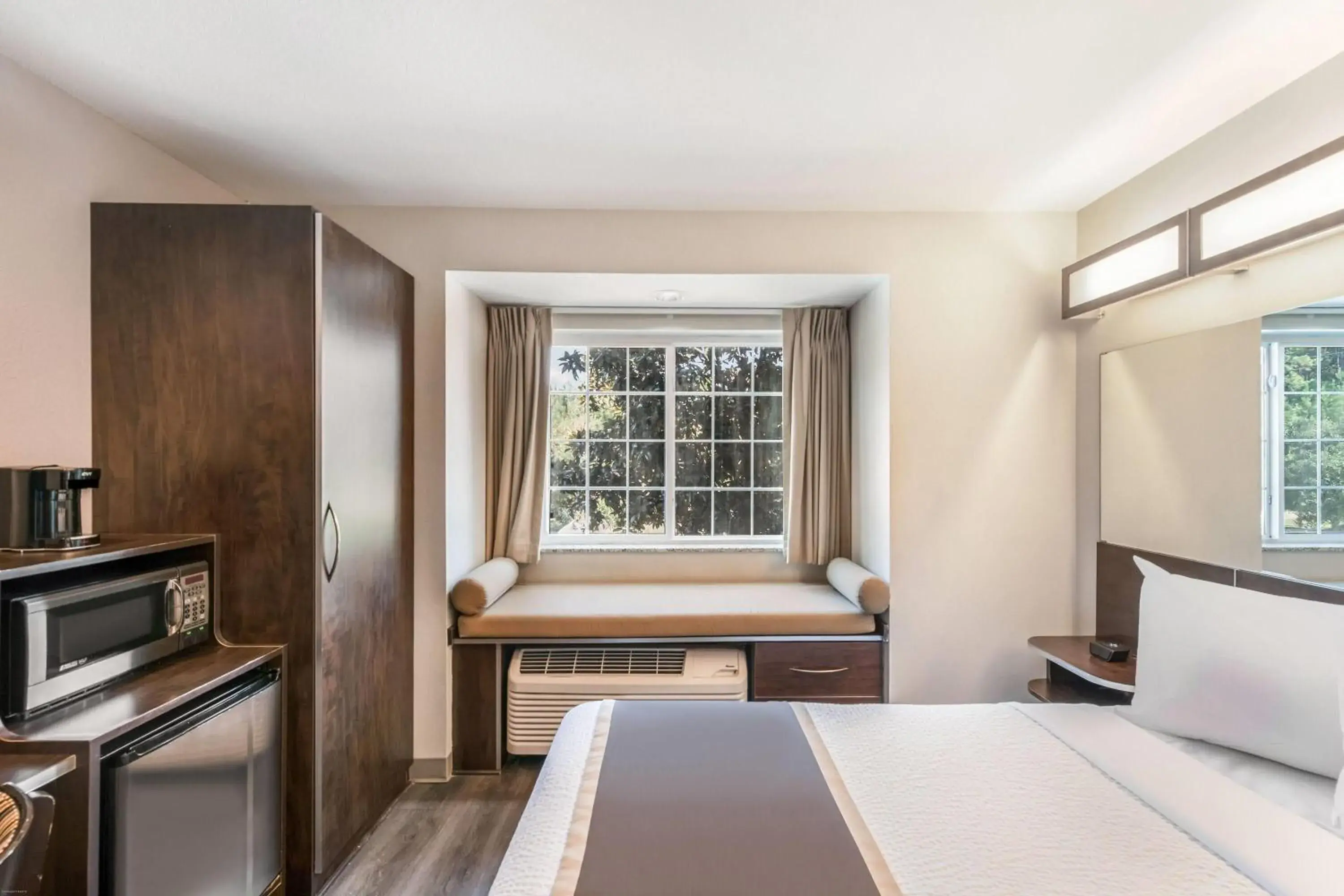 Queen Room - Disability Access/Non-Smoking in Microtel Inn & Suites by Wyndham Pearl River/Slidell Queen Room - Disability Access/Non-Smoking in Microtel Inn & Suites by Wyndham Pearl River/Slidell