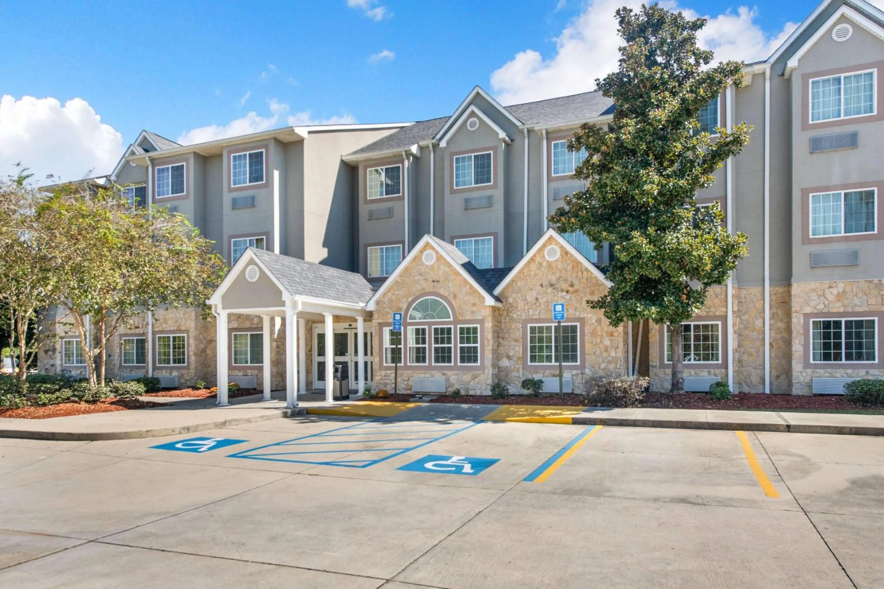 Property building in Microtel Inn & Suites by Wyndham Pearl River/Slidell