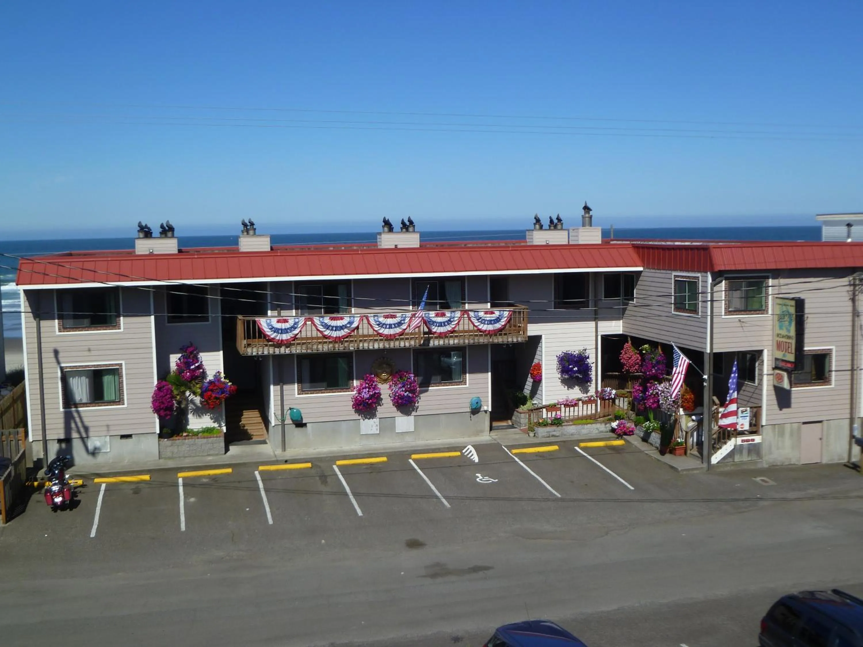 Facade/entrance in Tradewinds Motel