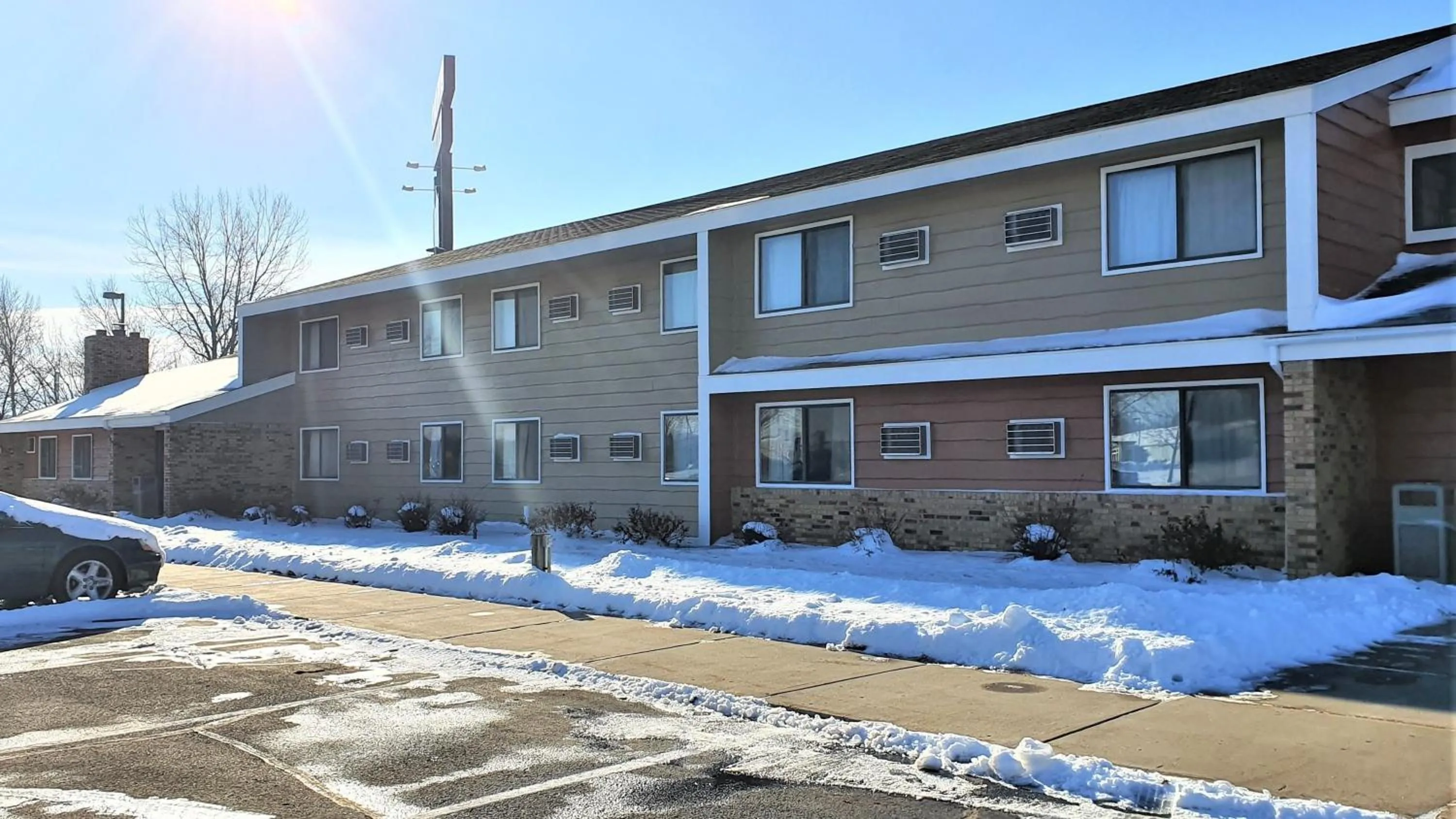 Property building in AmeriVu Inn & Suites-Avon