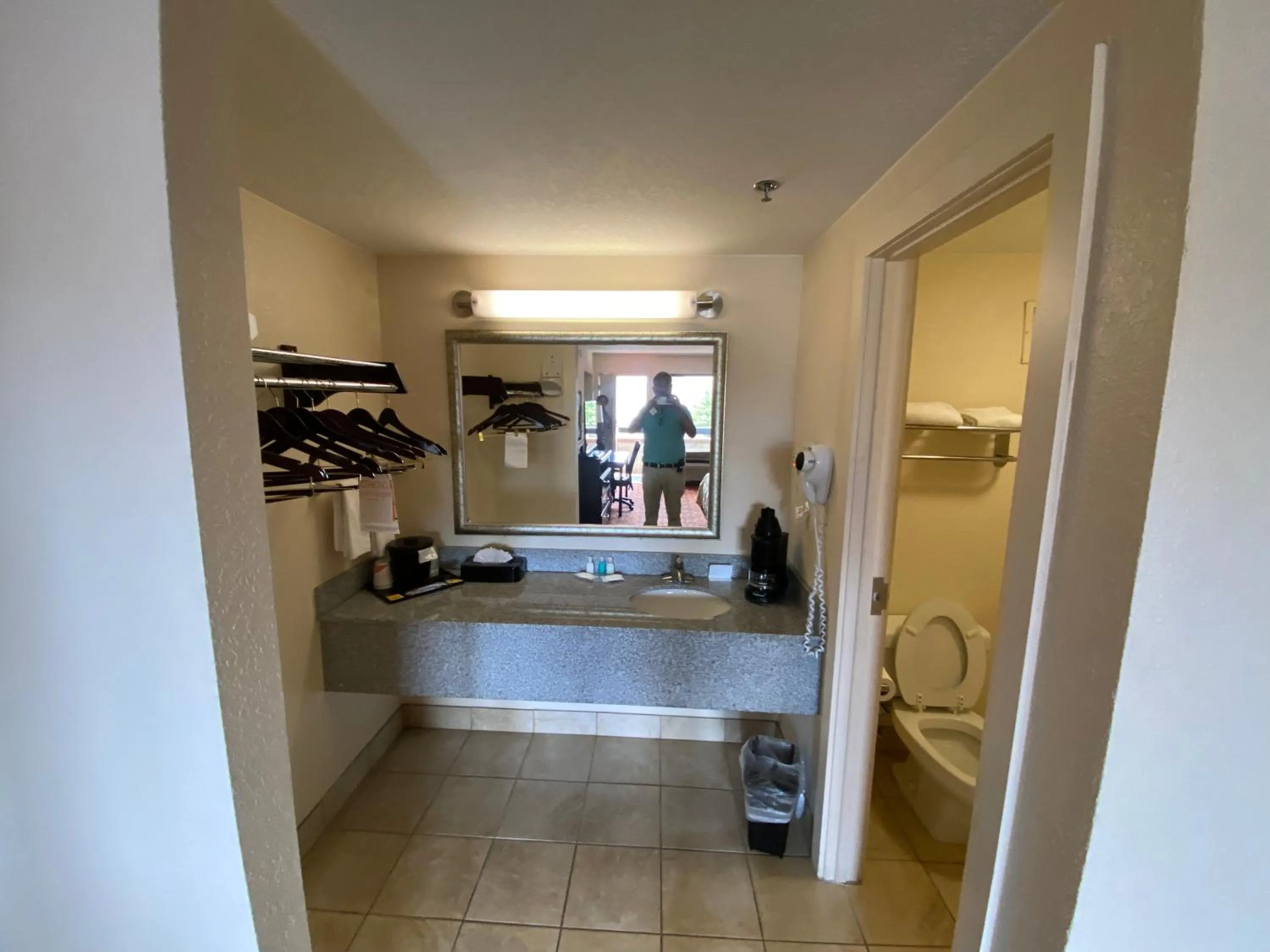 Bathroom in Motel 6 Oklahoma City OK Fairgrounds West