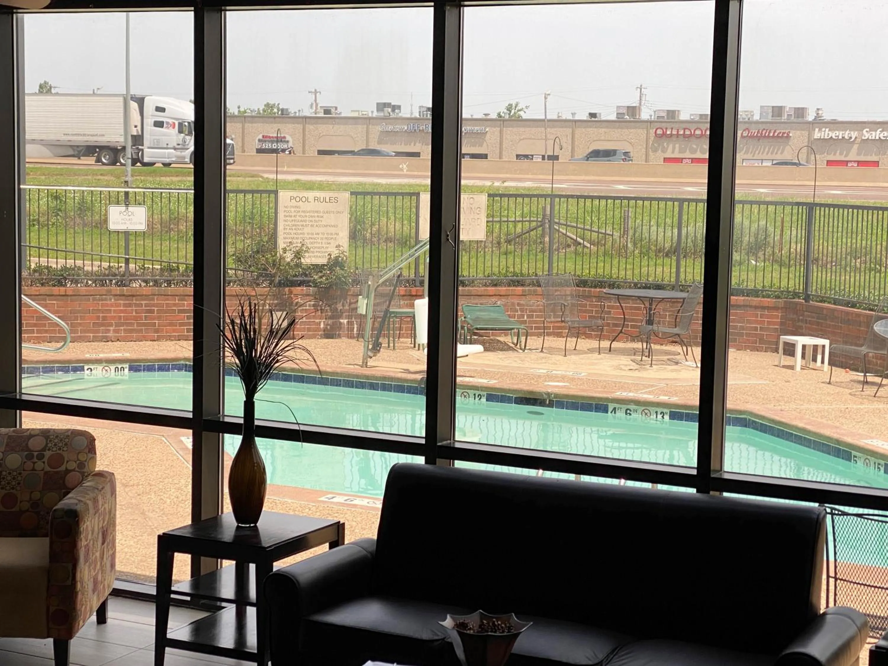 Swimming pool in Motel 6 Oklahoma City OK Fairgrounds West