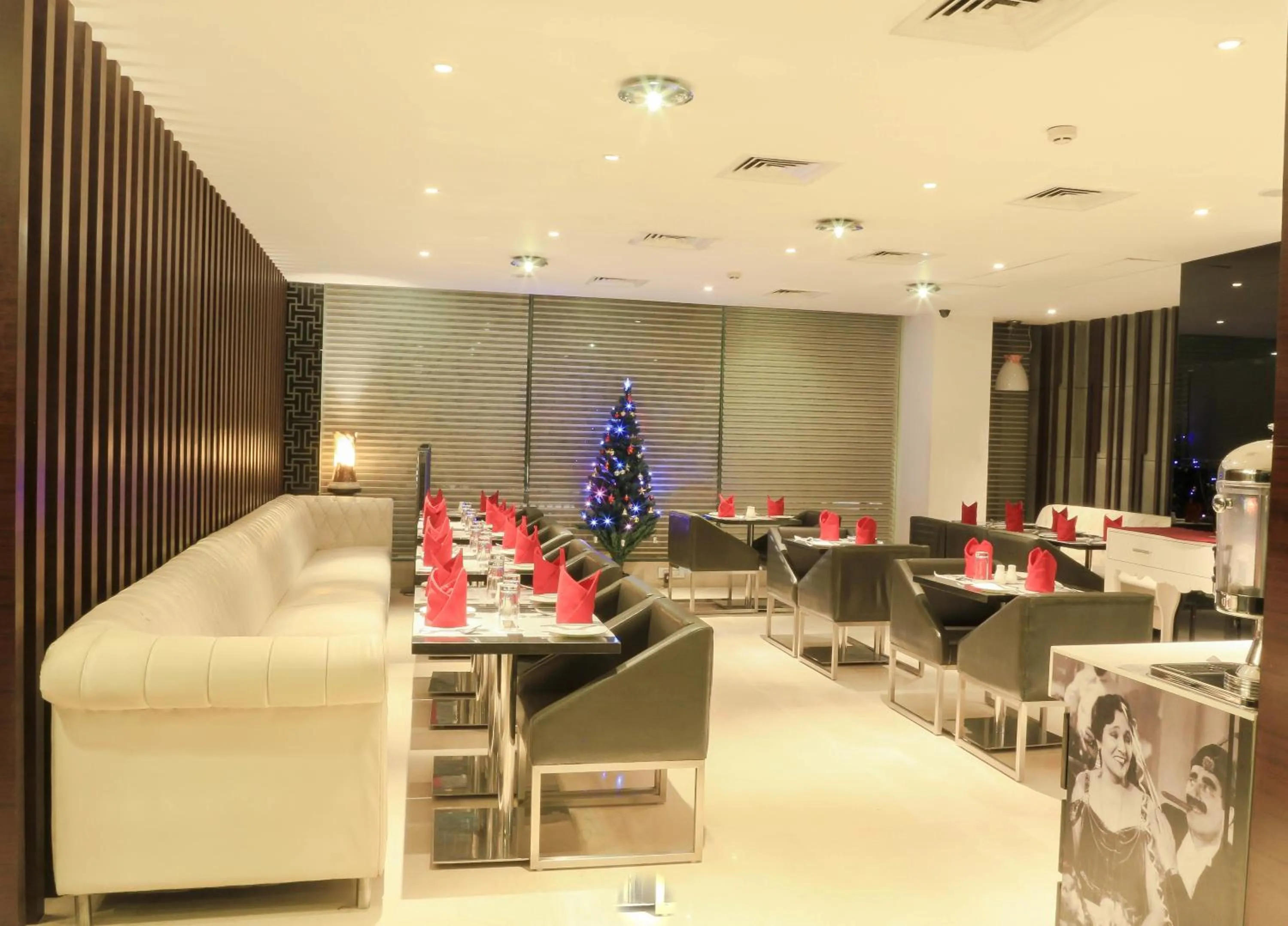 Restaurant/places to eat in The Nanee Suites