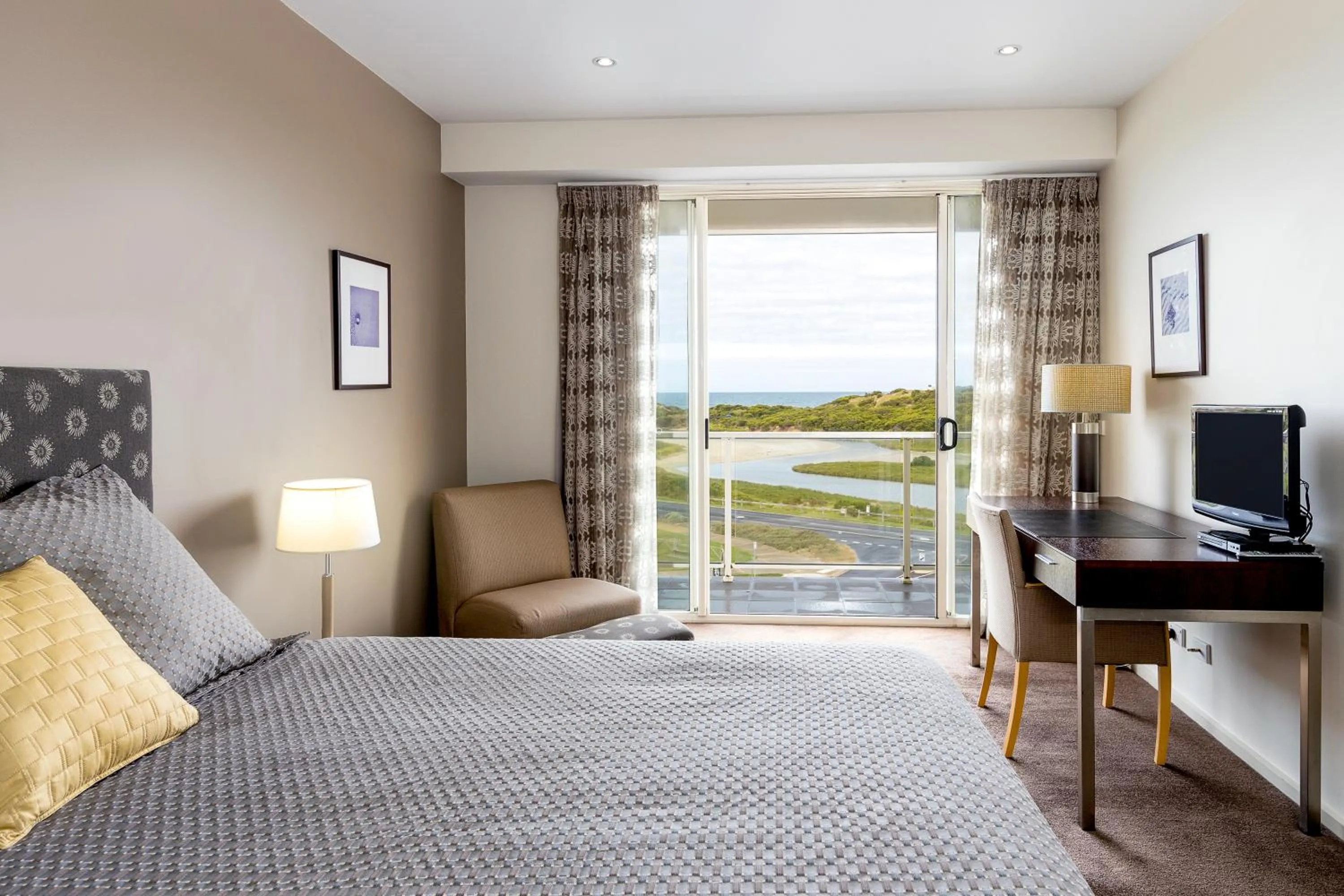 Bed in Lady Bay Resort