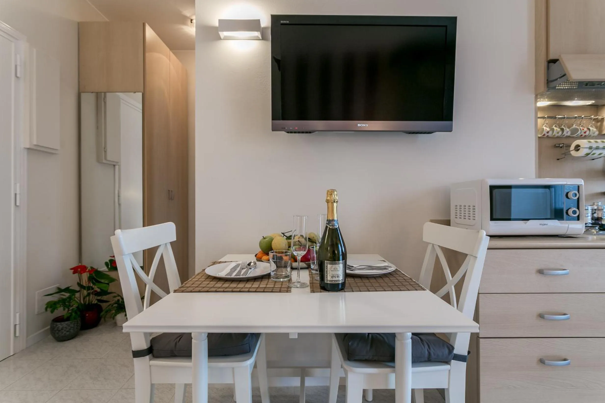 Dining area in Violet Home - Loreto